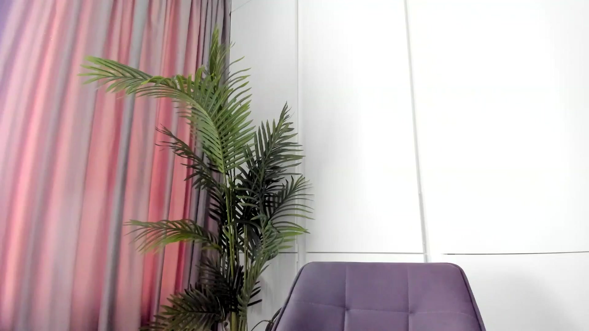 Gallery image thumbnail from KissableAsian's myfreecams stream on, 04/22/2025, 13:16 image 17 of 20
