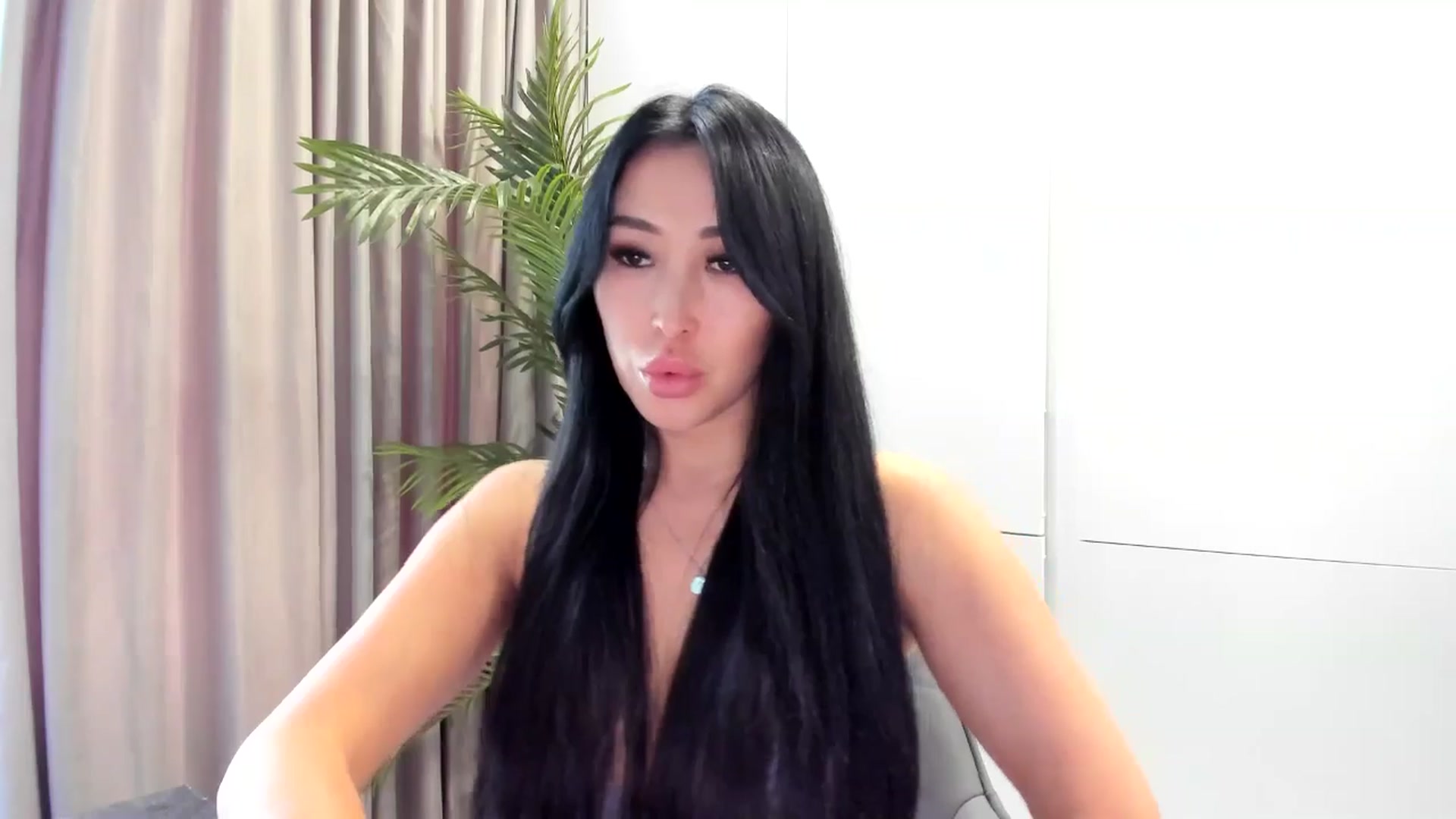 Gallery image thumbnail from KissableAsian's myfreecams stream on, 04/23/2025, 14:41 image 12 of 20