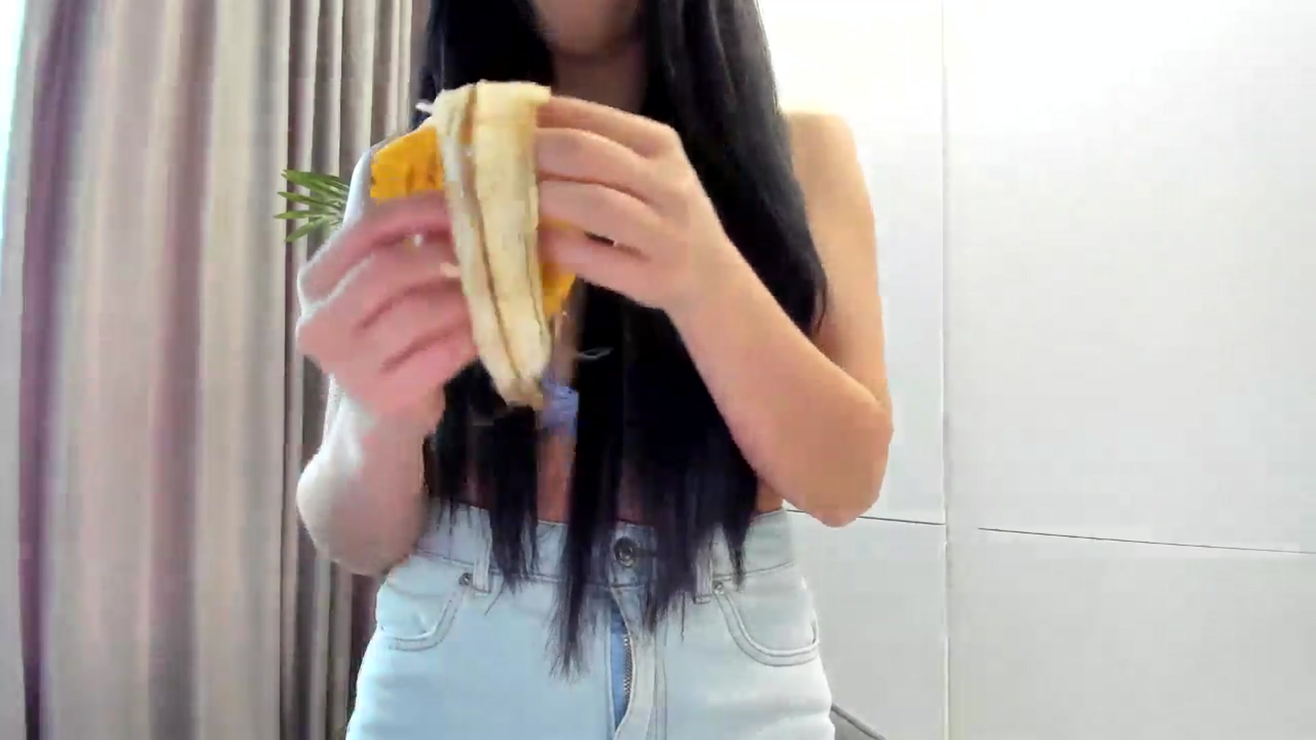 Gallery image thumbnail from KissableAsian's myfreecams stream on, 04/23/2025, 14:41 image 9 of 20