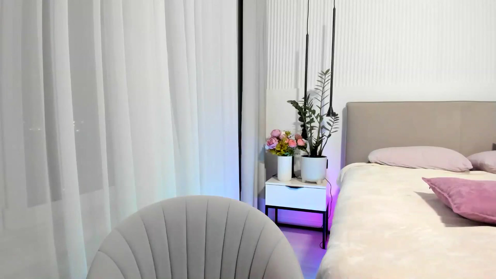 Gallery image thumbnail from KissableAsian's myfreecams stream on, 04/26/2025, 23:51 image 9 of 20