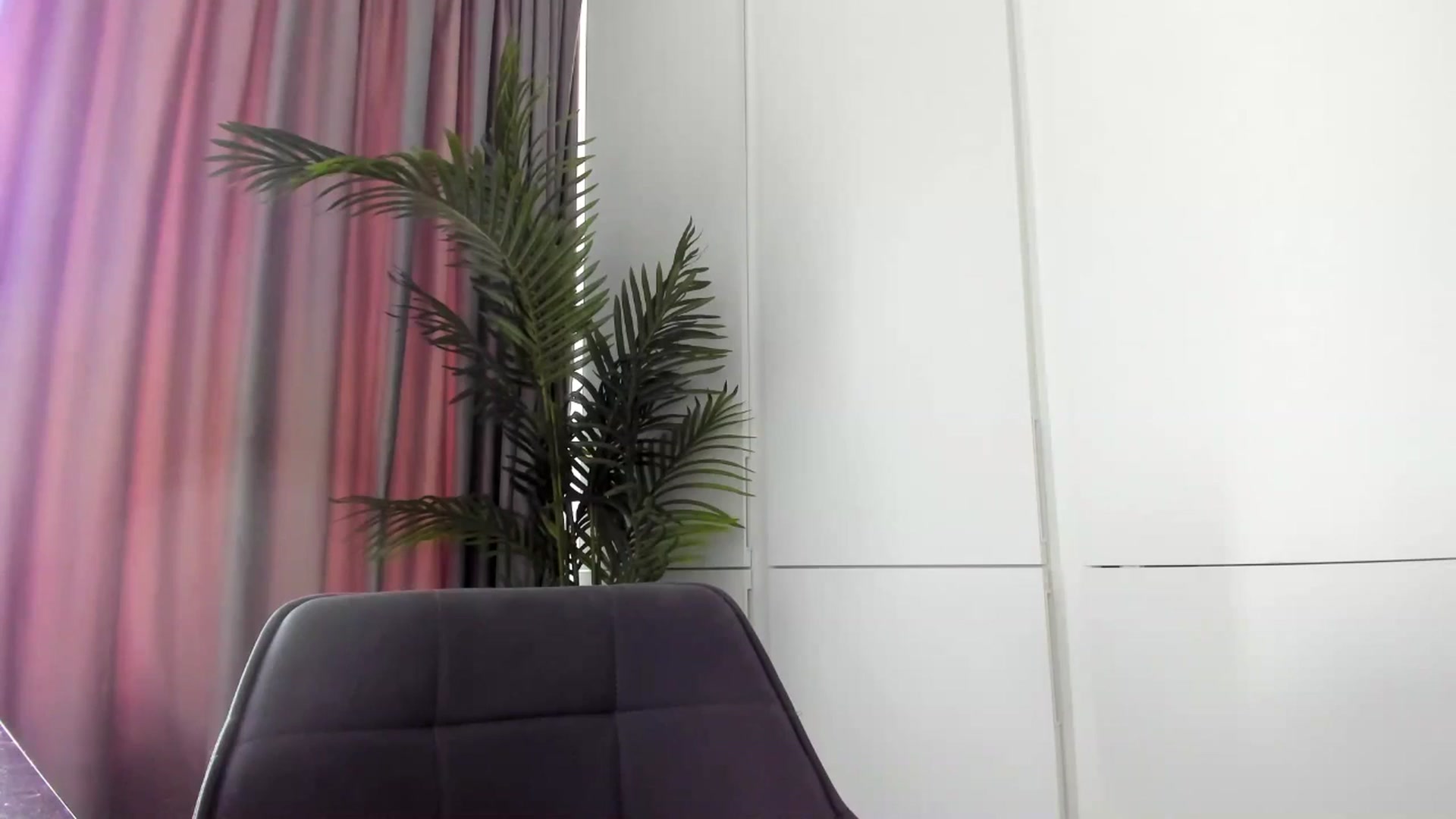 Gallery image thumbnail from KissableAsian's myfreecams stream on, 04/28/2025, 13:50 image 19 of 20