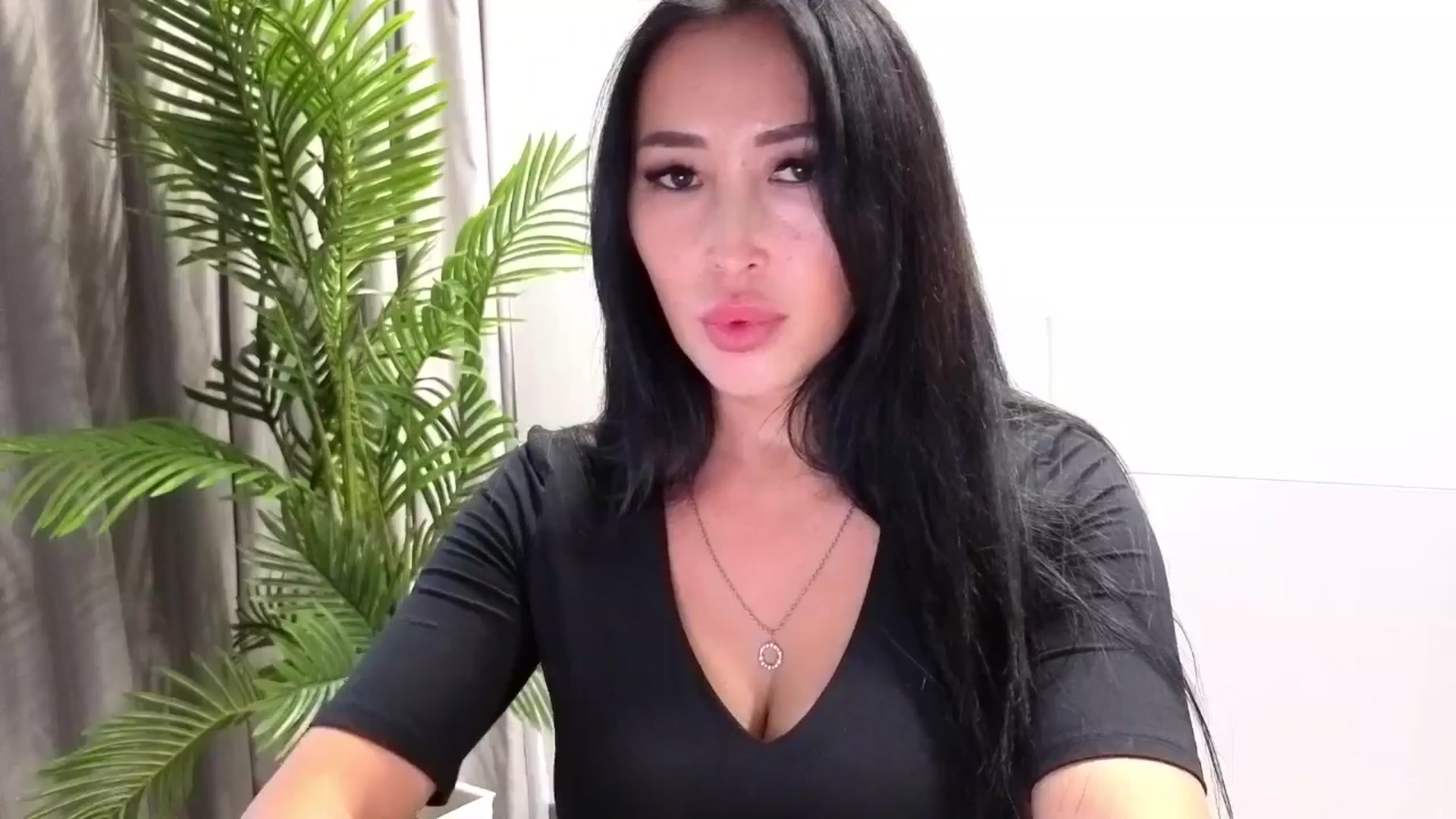 Gallery image thumbnail from KissableAsian's myfreecams stream on, 09/19/2025, 13:31 image 16 of 20
