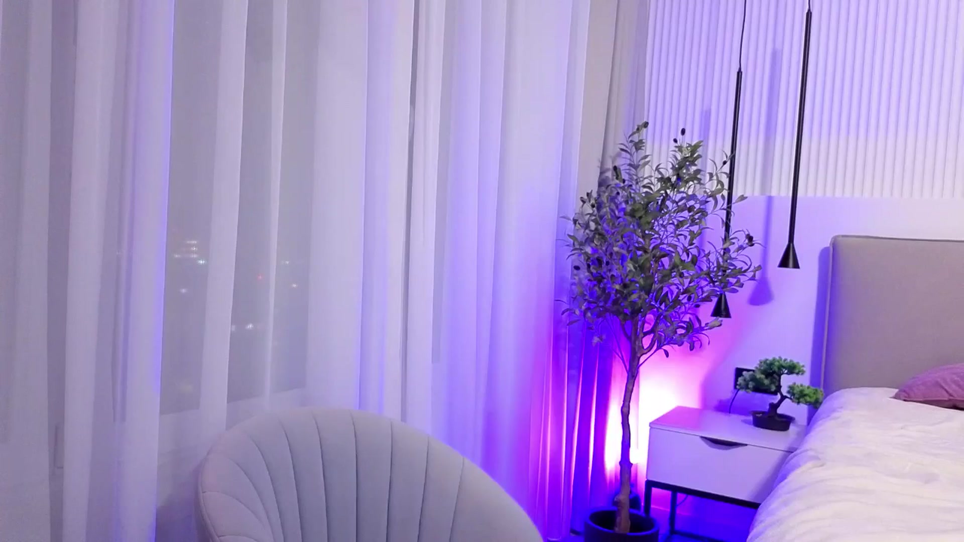 Gallery image thumbnail from KissableAsian's myfreecams stream on, 09/20/2025, 19:53 image 9 of 20