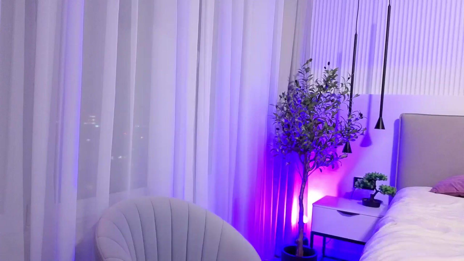 Gallery image thumbnail from KissableAsian's myfreecams stream on, 09/20/2025, 19:53 image 6 of 20