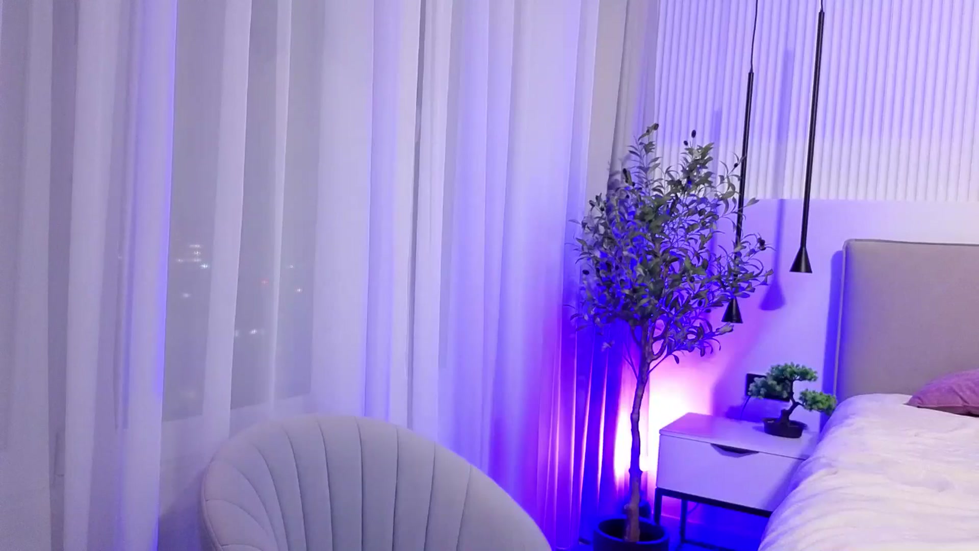 Gallery image thumbnail from KissableAsian's myfreecams stream on, 09/20/2025, 19:53 image 8 of 20