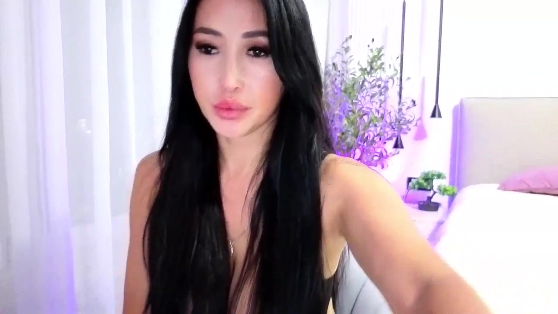 Gallery image thumbnail from KissableAsian's myfreecams stream on, 09/20/2025, 21:05 image 17 of 20