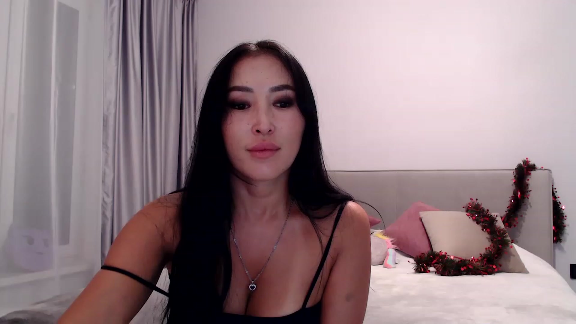 Gallery image thumbnail from Kissable_'s myfreecams stream on, 12/27/2022, 19:23 image 19 of 20