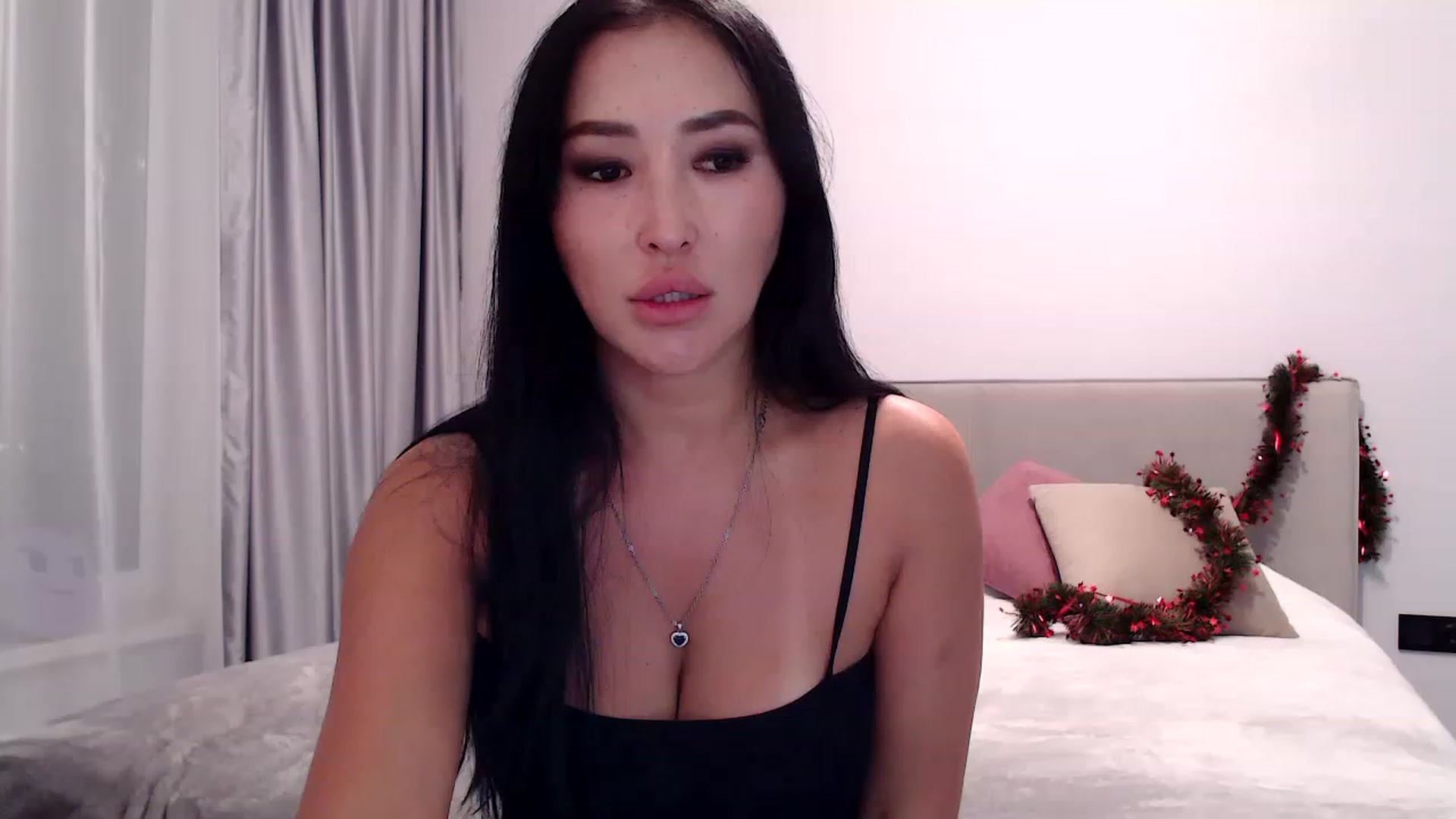 Gallery image thumbnail from Kissable_'s myfreecams stream on, 12/27/2022, 19:59 image 13 of 20