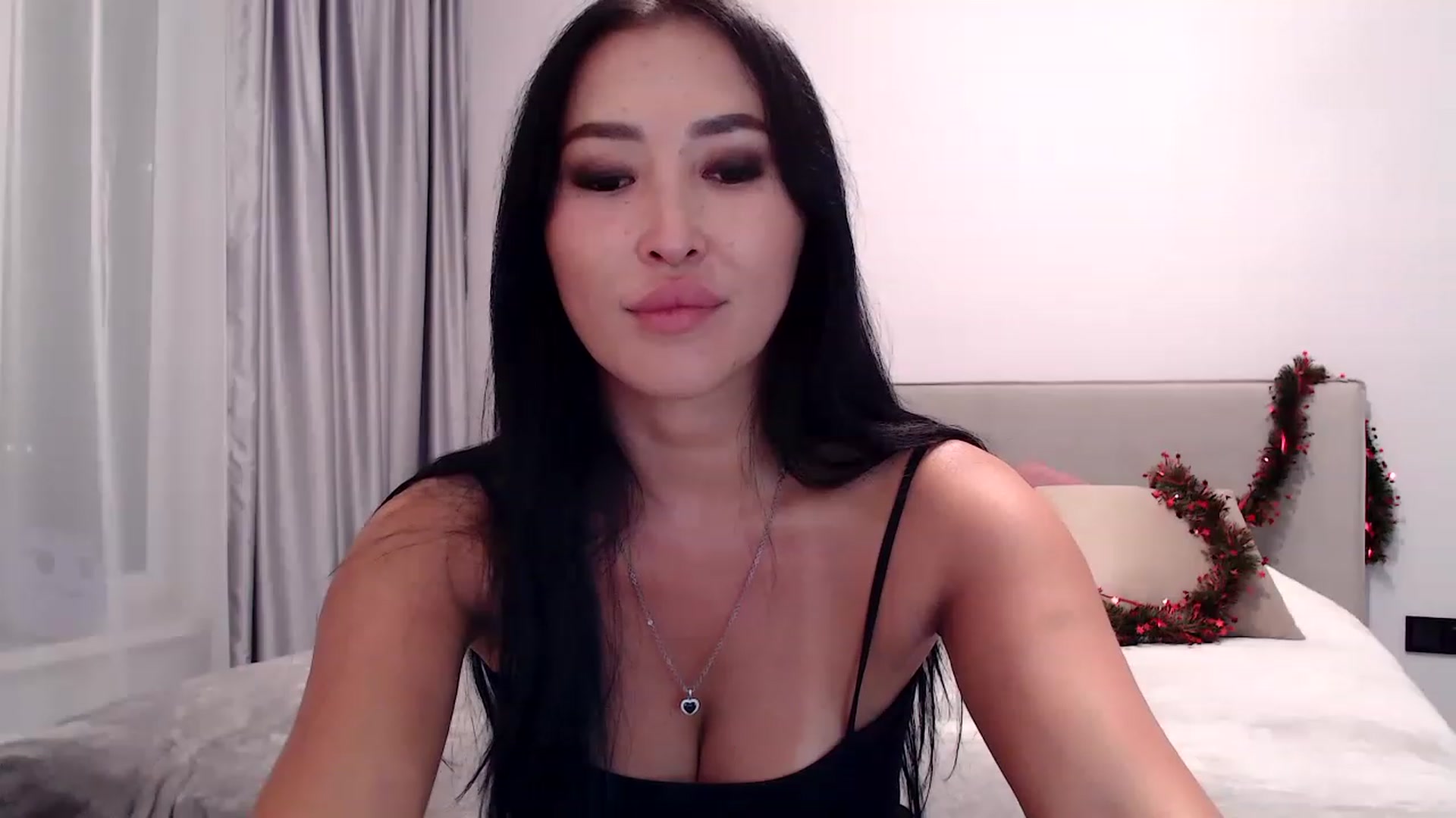 Gallery image thumbnail from Kissable_'s myfreecams stream on, 12/27/2022, 19:59 image 15 of 20