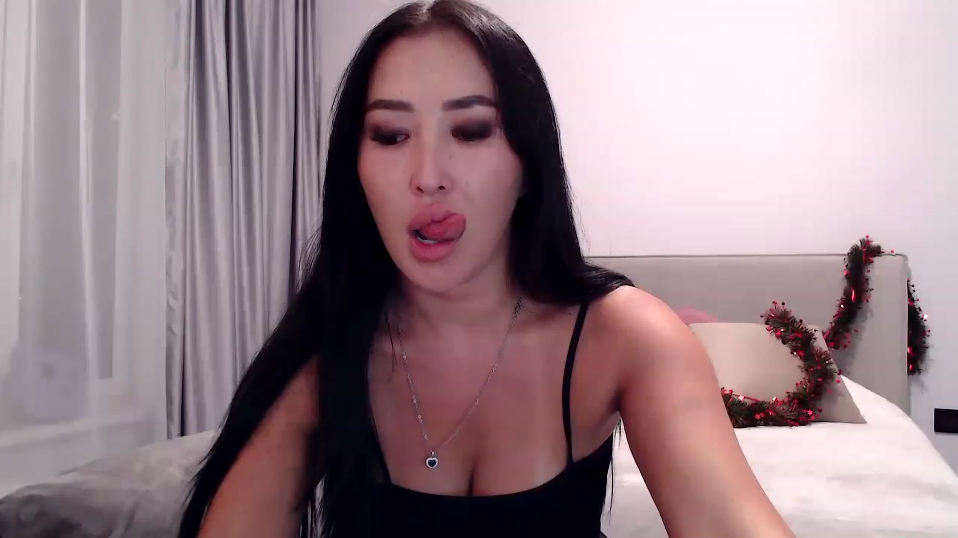 Gallery image thumbnail from Kissable_'s myfreecams stream on, 12/27/2022, 19:59 image 11 of 20