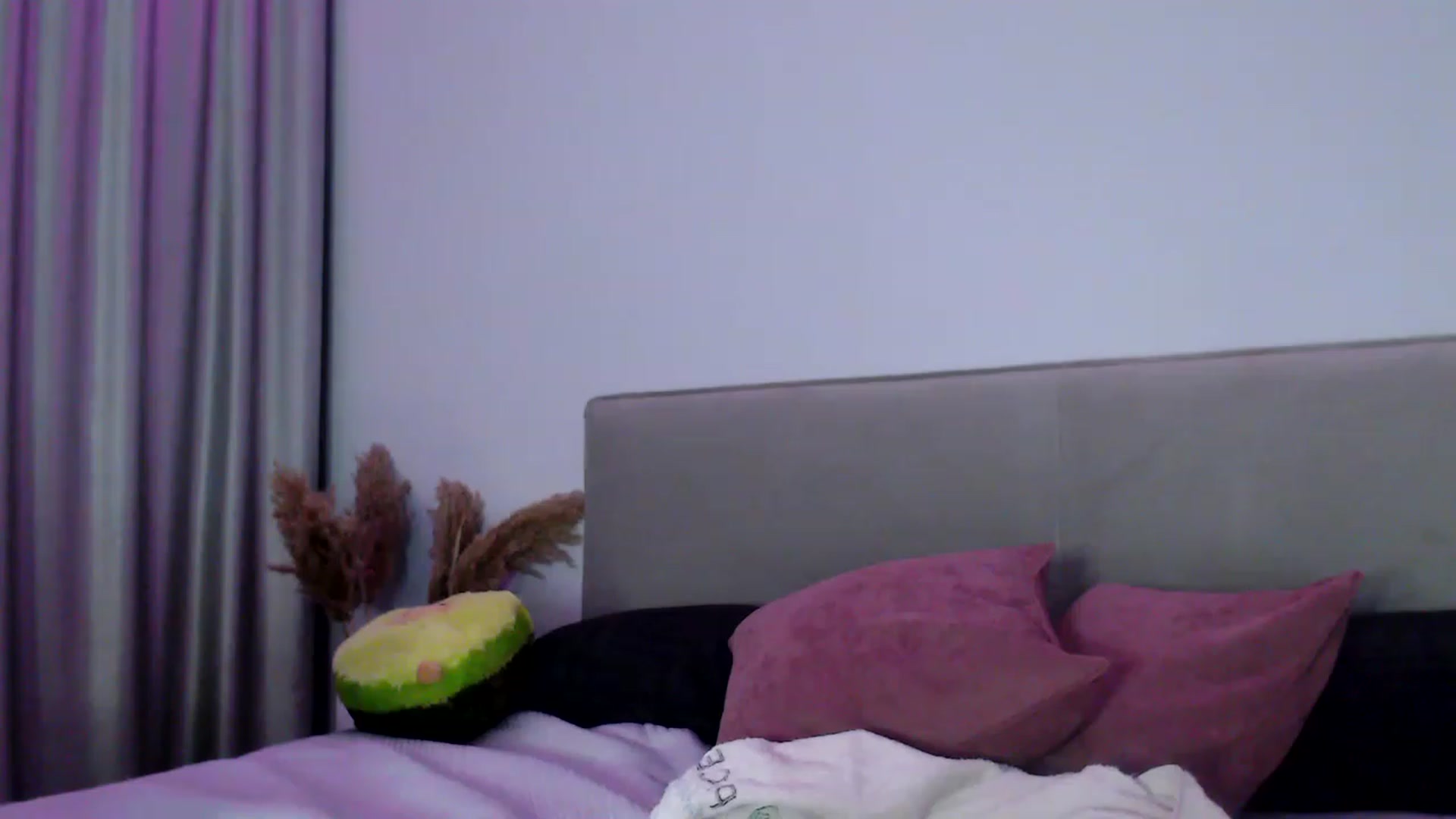 Gallery image thumbnail from Kissable_'s myfreecams stream on, 02/05/2023, 24:02 image 19 of 20