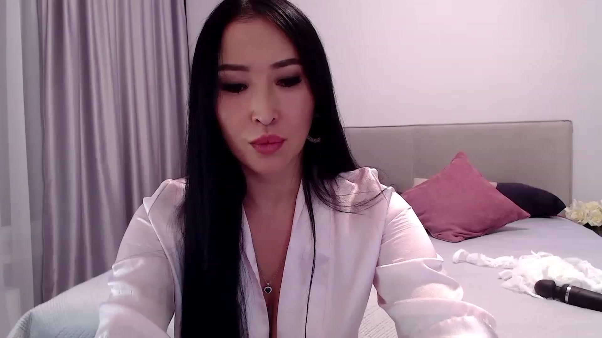Gallery image thumbnail from Kissable_'s myfreecams stream on, 02/11/2023, 20:37 image 4 of 20