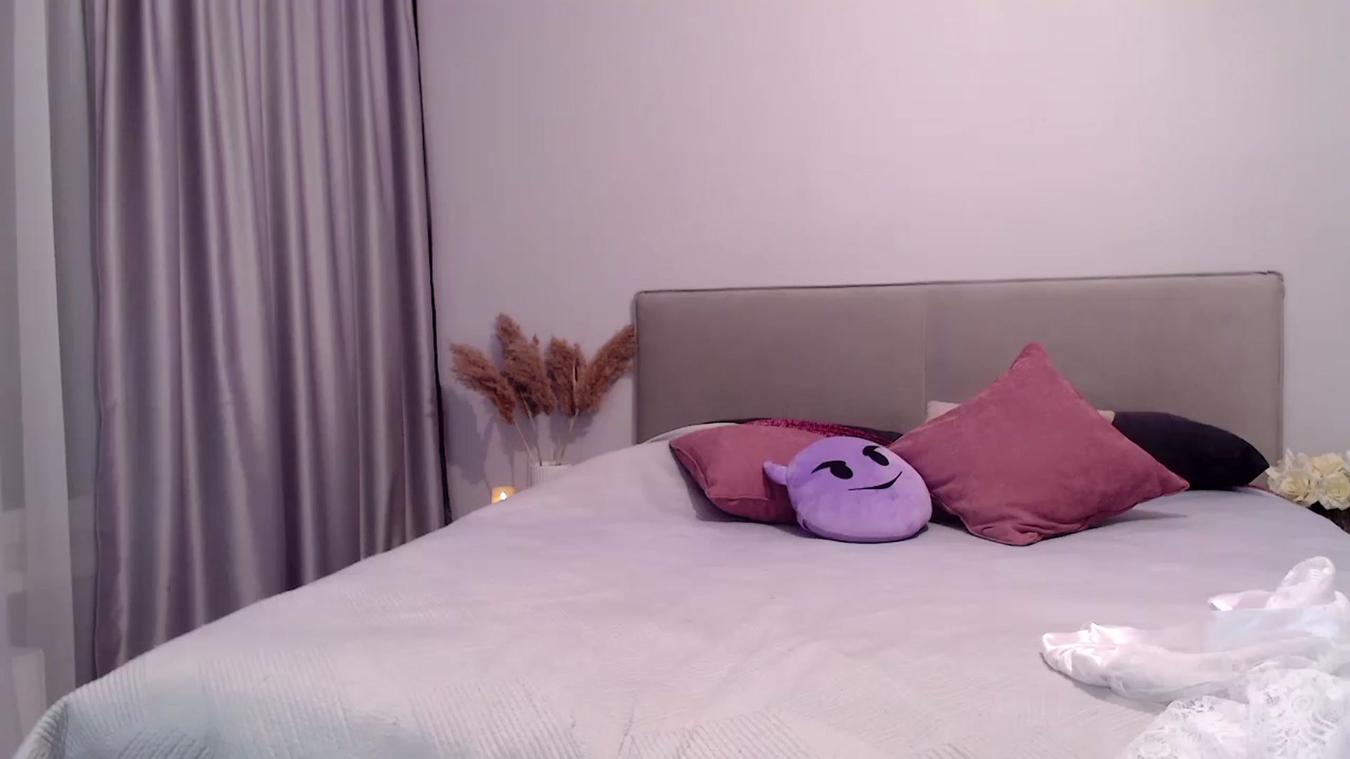 Gallery image thumbnail from Kissable_'s myfreecams stream on, 02/11/2023, 20:37 image 6 of 20