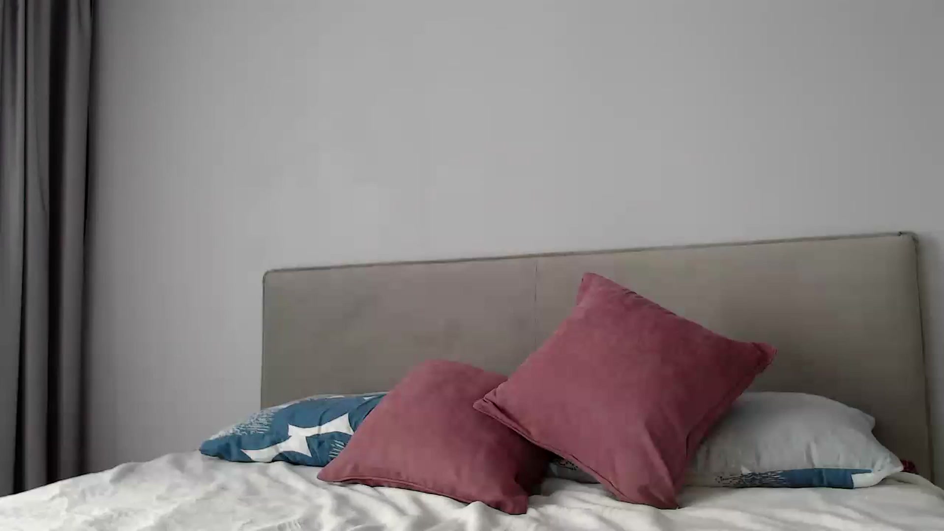 Gallery image thumbnail from Kissable_'s myfreecams stream on, 02/27/2023, 10:29 image 16 of 20