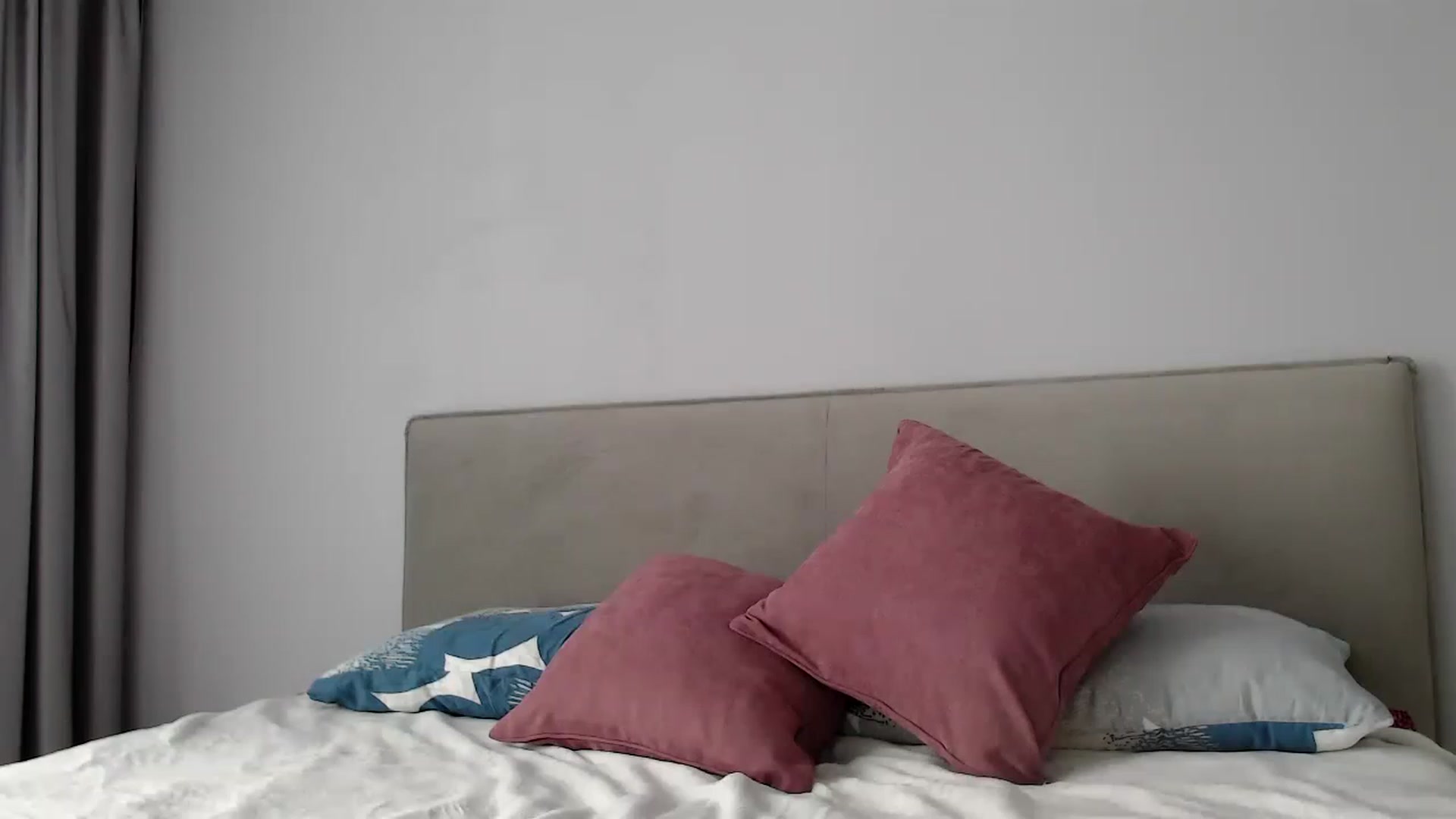 Gallery image thumbnail from Kissable_'s myfreecams stream on, 02/27/2023, 10:29 image 15 of 20