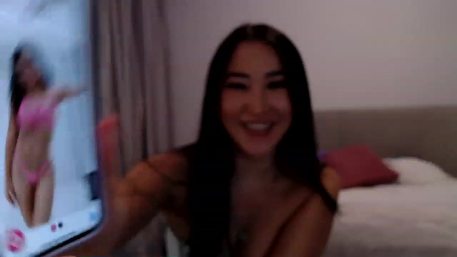 Gallery image thumbnail from Kissable_'s myfreecams stream on, 03/04/2023, 17:30 image 13 of 20