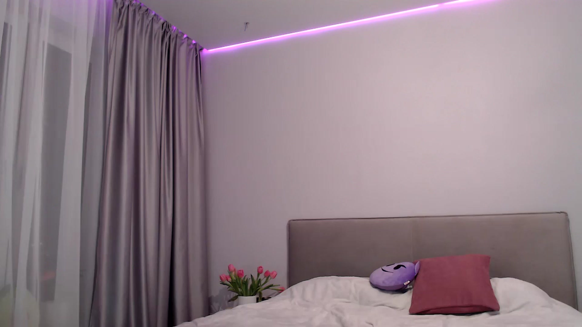 Gallery image thumbnail from Kissable_'s myfreecams stream on, 03/04/2023, 19:59 image 10 of 20