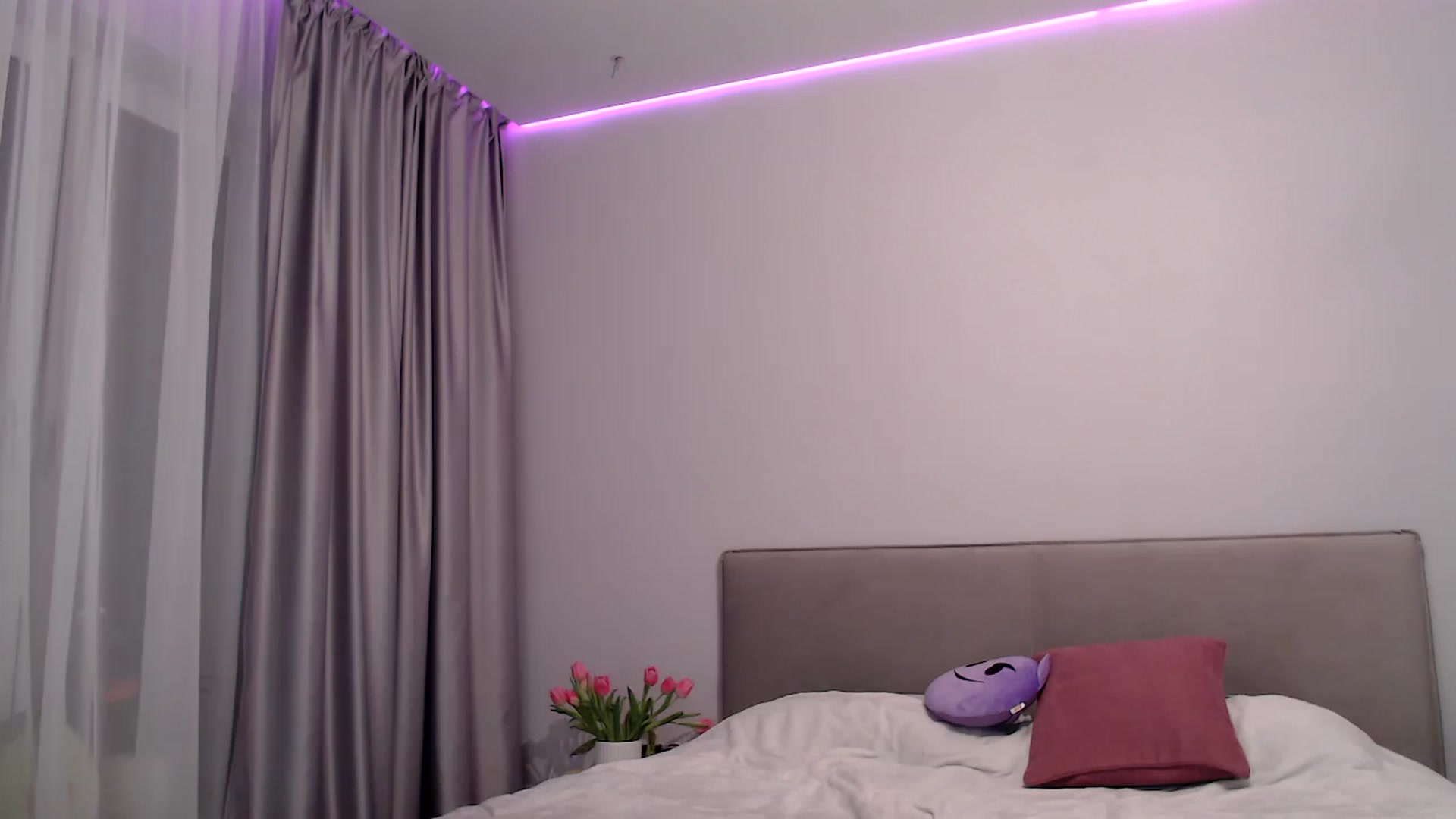 Gallery image thumbnail from Kissable_'s myfreecams stream on, 03/04/2023, 19:59 image 6 of 20