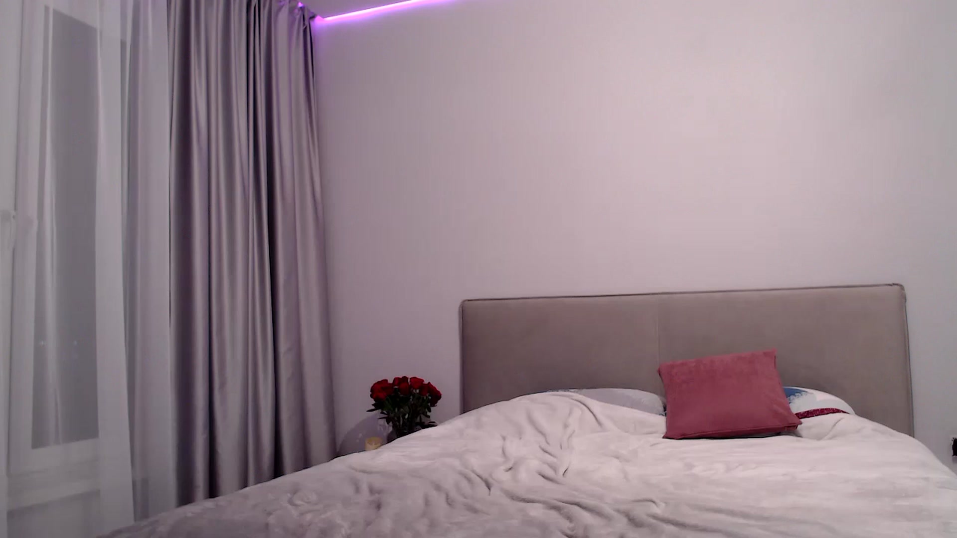 Gallery image thumbnail from Kissable_'s myfreecams stream on, 03/10/2023, 21:11 image 8 of 20