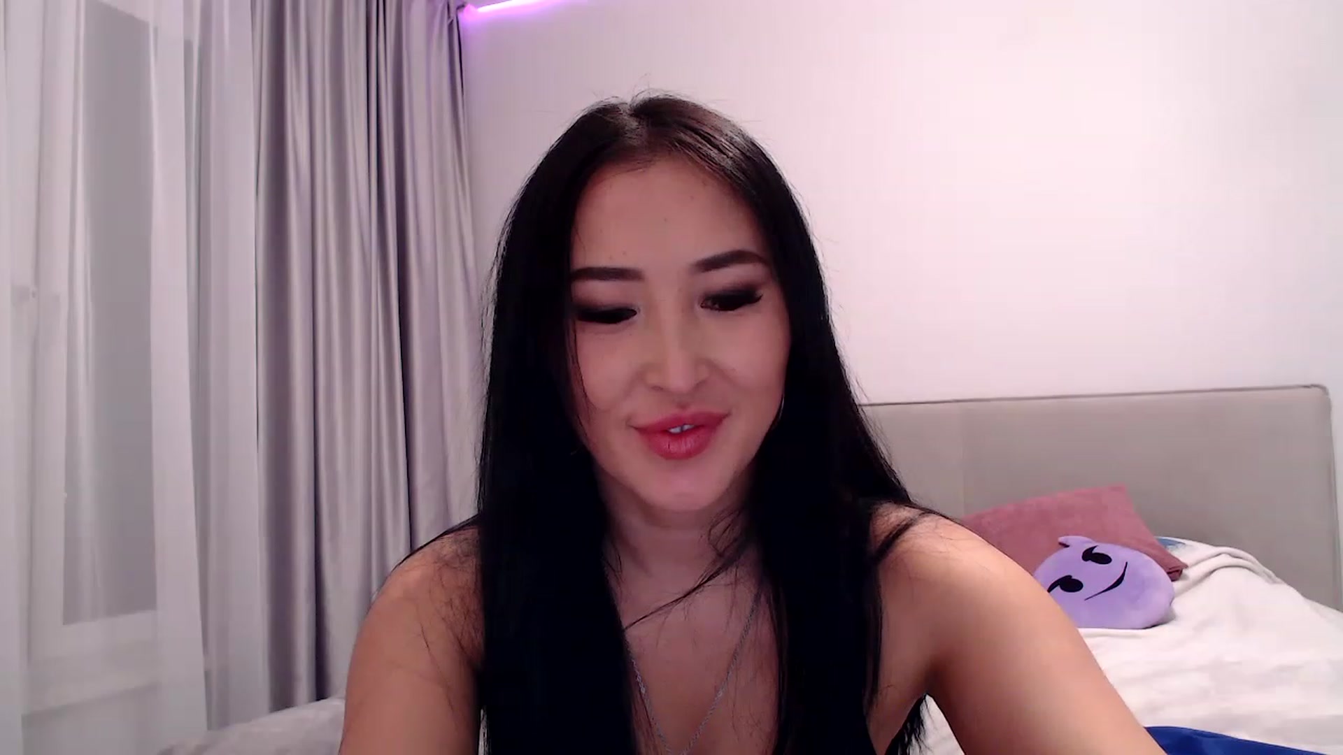 Gallery image thumbnail from Kissable_'s myfreecams stream on, 03/10/2023, 22:15 image 16 of 20