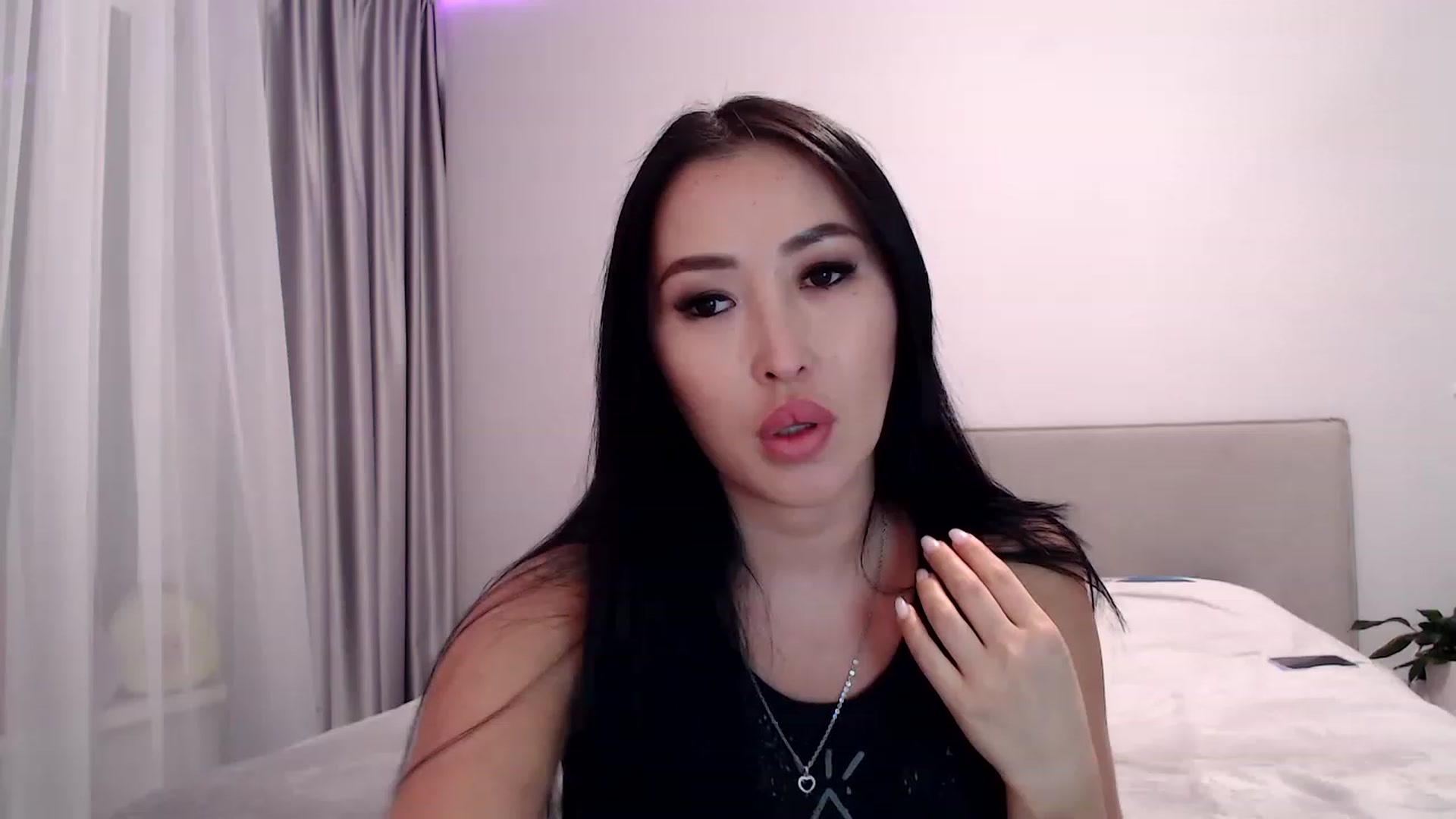 Gallery image thumbnail from Kissable_'s myfreecams stream on, 03/11/2023, 17:37 image 7 of 20