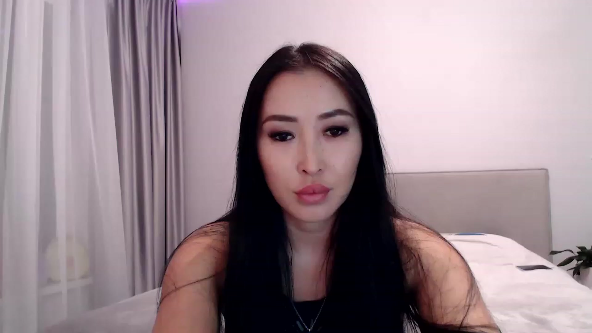Gallery image thumbnail from Kissable_'s myfreecams stream on, 03/11/2023, 17:37 image 6 of 20