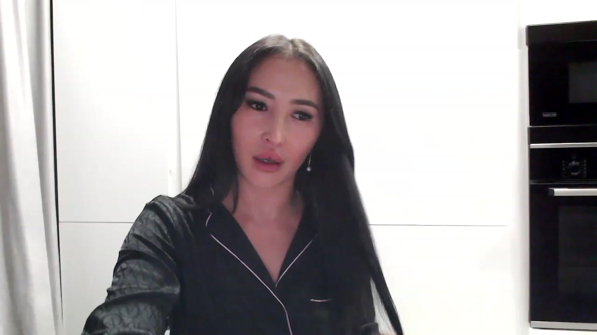 Gallery image thumbnail from Kissable_'s myfreecams stream on, 03/25/2023, 23:08 image 13 of 20