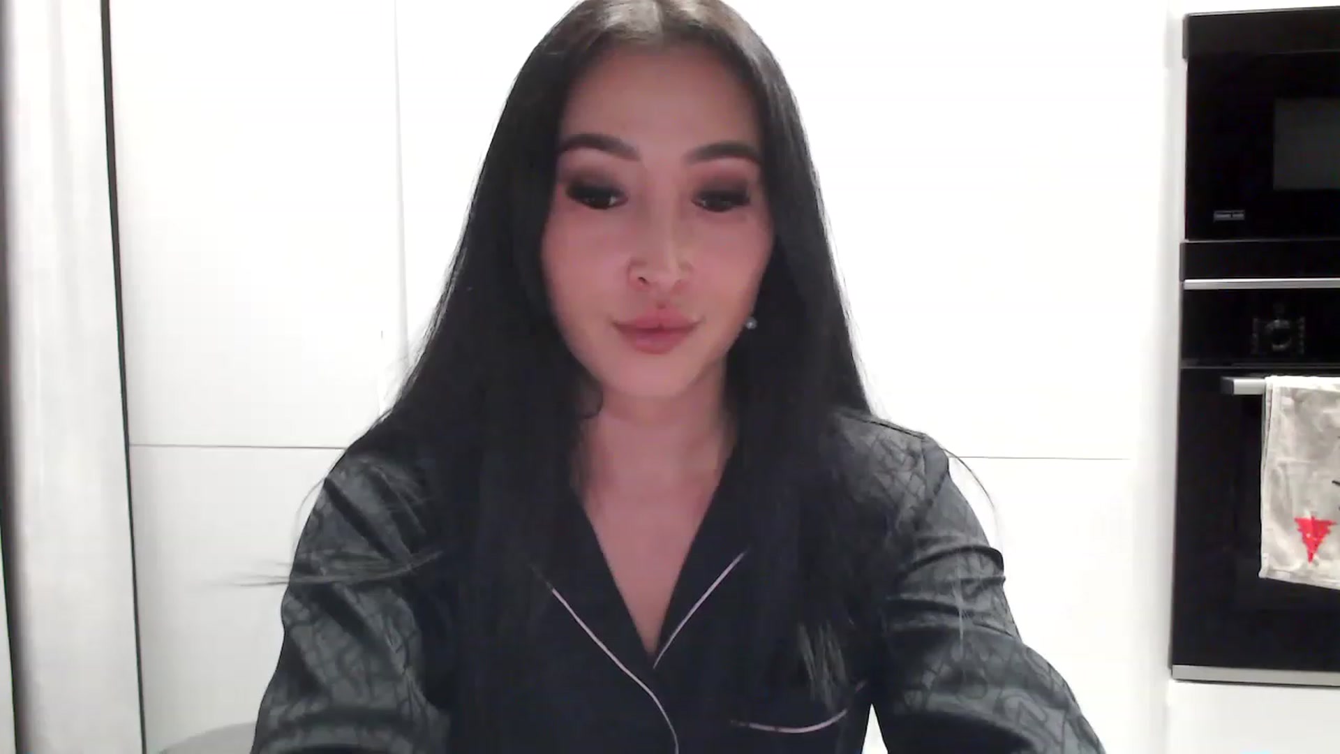 Gallery image thumbnail from Kissable_'s myfreecams stream on, 03/25/2023, 23:08 image 9 of 20