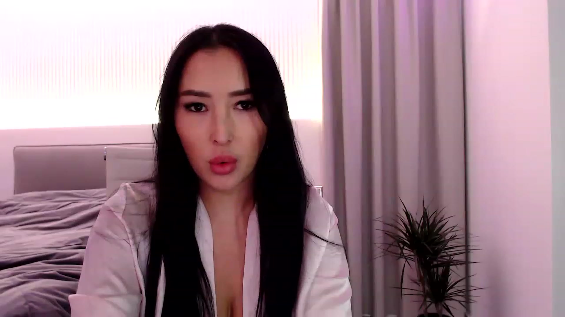 Gallery image thumbnail from Kissable_'s myfreecams stream on, 06/03/2023, 23:34 image 6 of 20