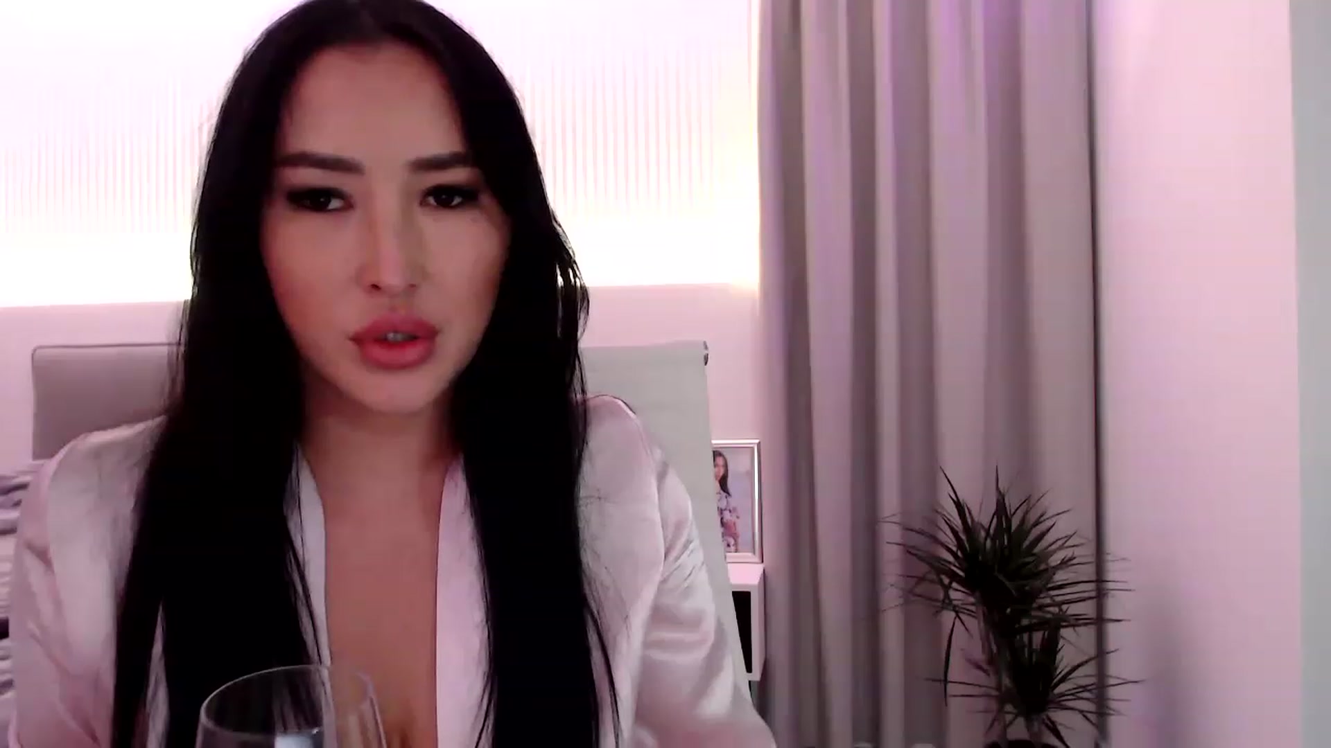 Gallery image thumbnail from Kissable_'s myfreecams stream on, 06/03/2023, 23:34 image 8 of 20