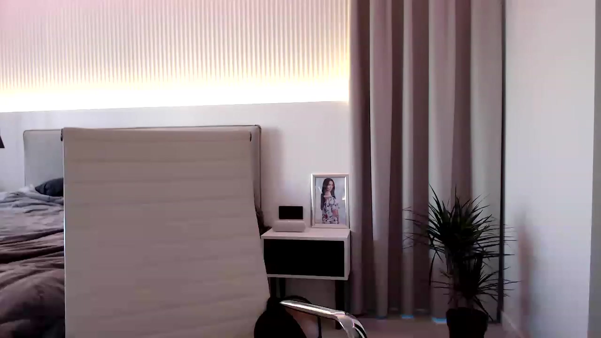Gallery image thumbnail from Kissable_'s myfreecams stream on, 06/04/2023, 01:40 image 17 of 20