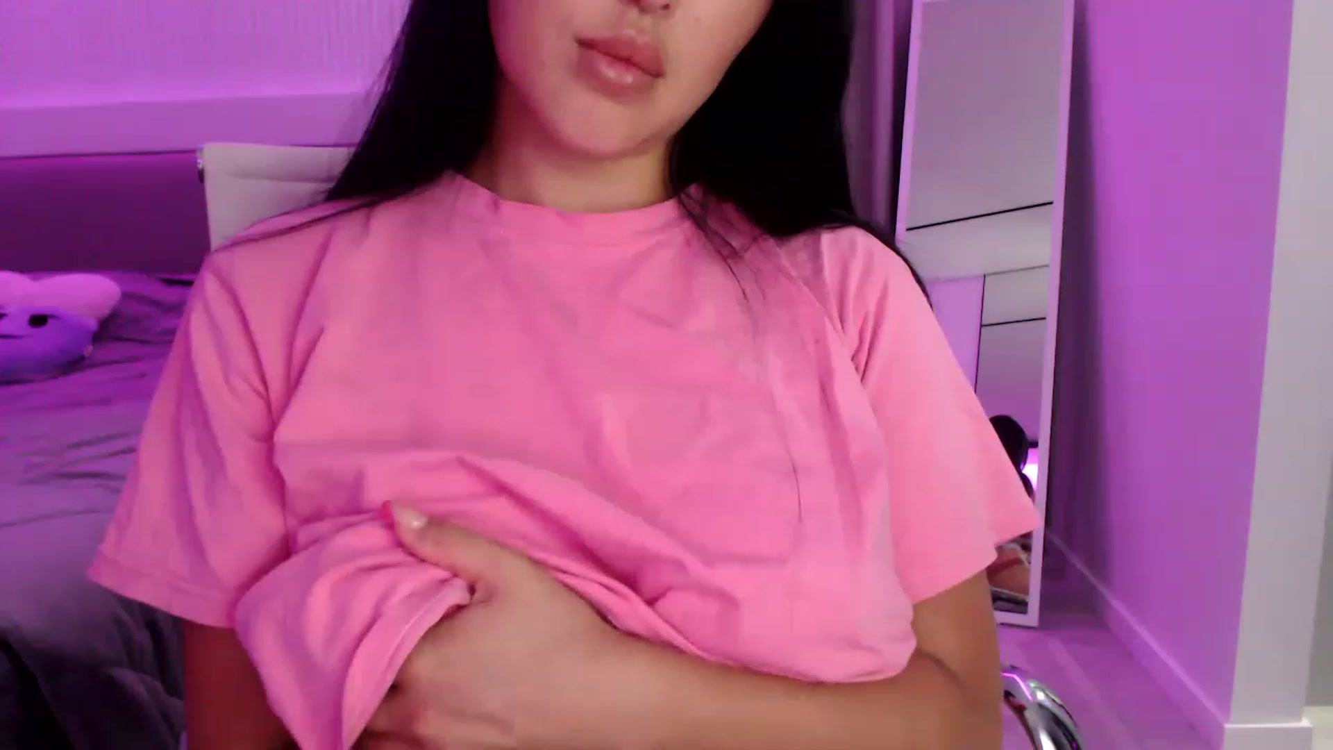 Gallery image thumbnail from Kissable_'s myfreecams stream on, 06/24/2023, 19:26 image 15 of 20