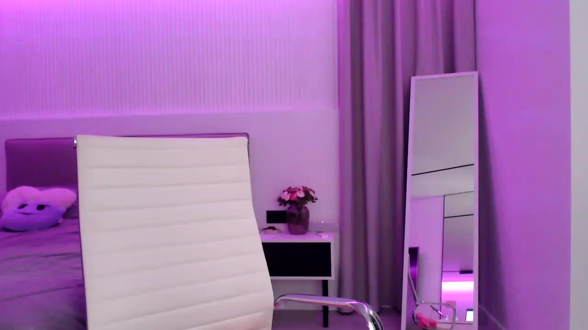 Gallery image thumbnail from Kissable_'s myfreecams stream on, 06/24/2023, 21:28 image 17 of 20