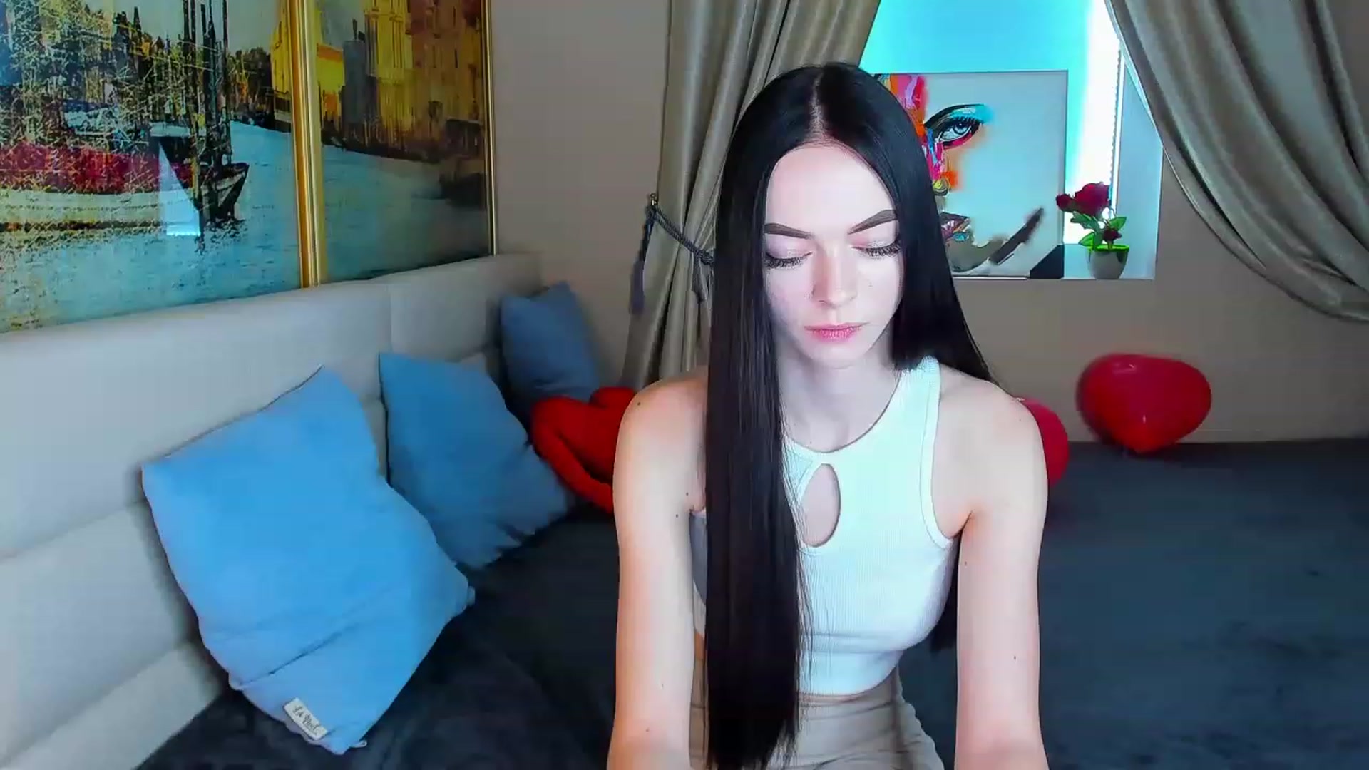 Gallery image thumbnail from Kissable_Hun's myfreecams stream on, 03/13/2023, 15:54 image 19 of 20