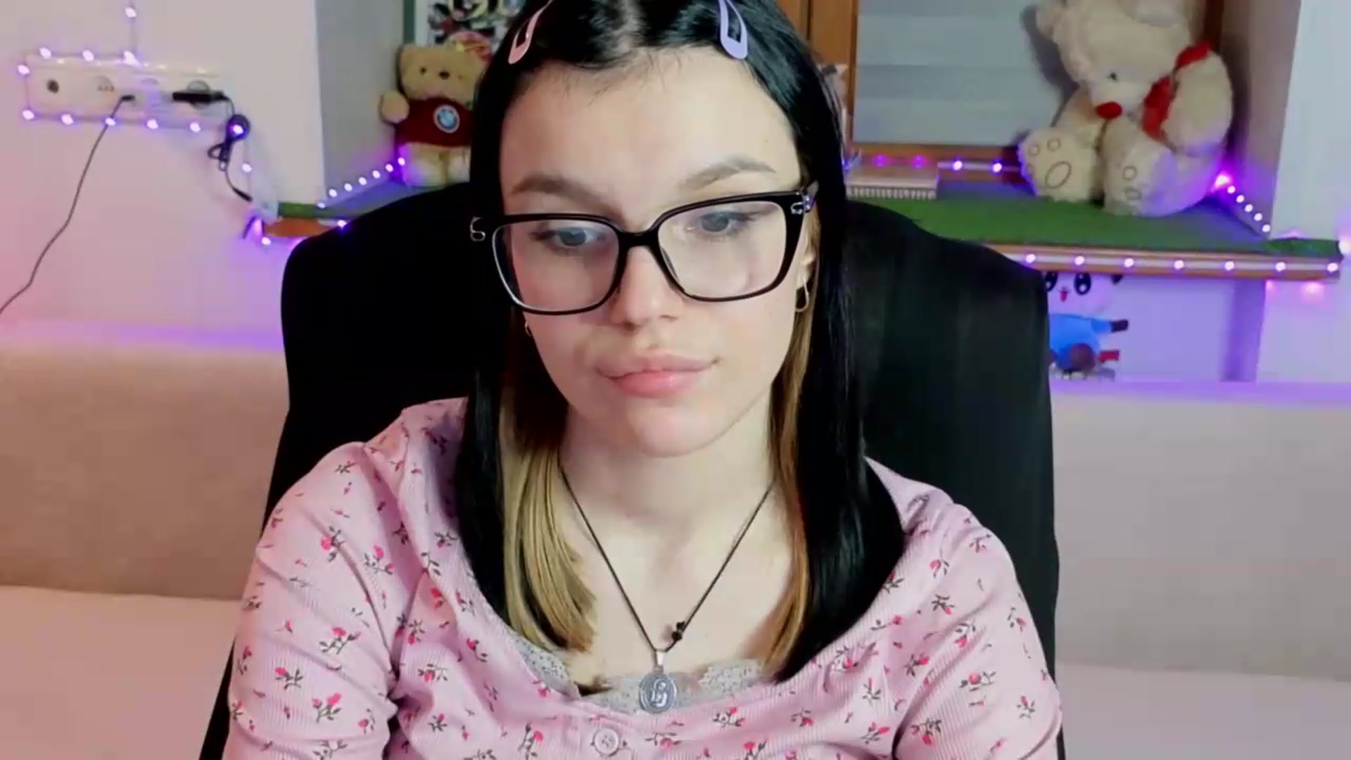 Gallery image thumbnail from Kissalexia's myfreecams stream on, 08/30/2026, 23:34 image 4 of 20