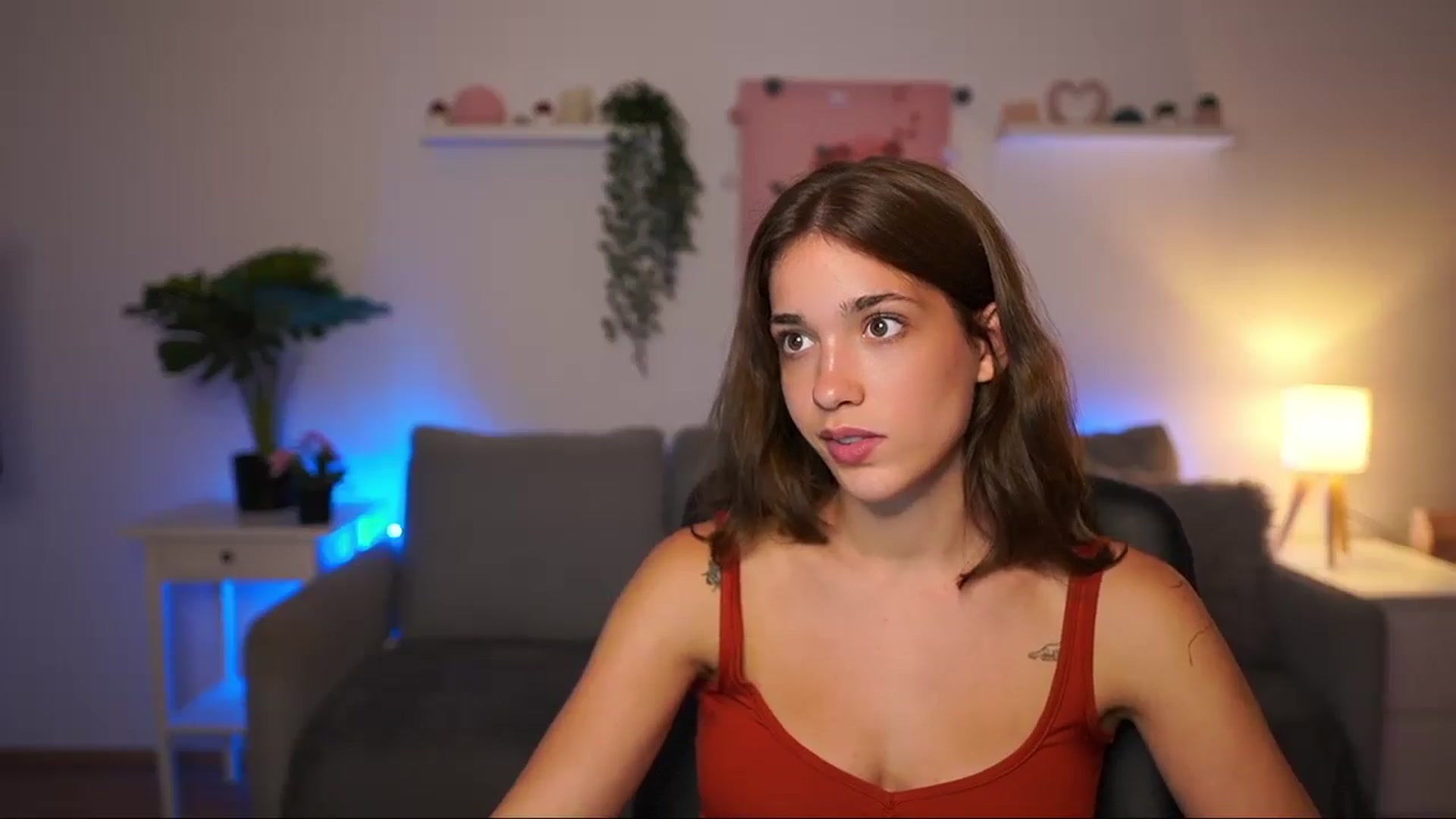 Gallery image thumbnail from Kissiecat's myfreecams stream on, 07/31/2025, 18:34 image 16 of 20
