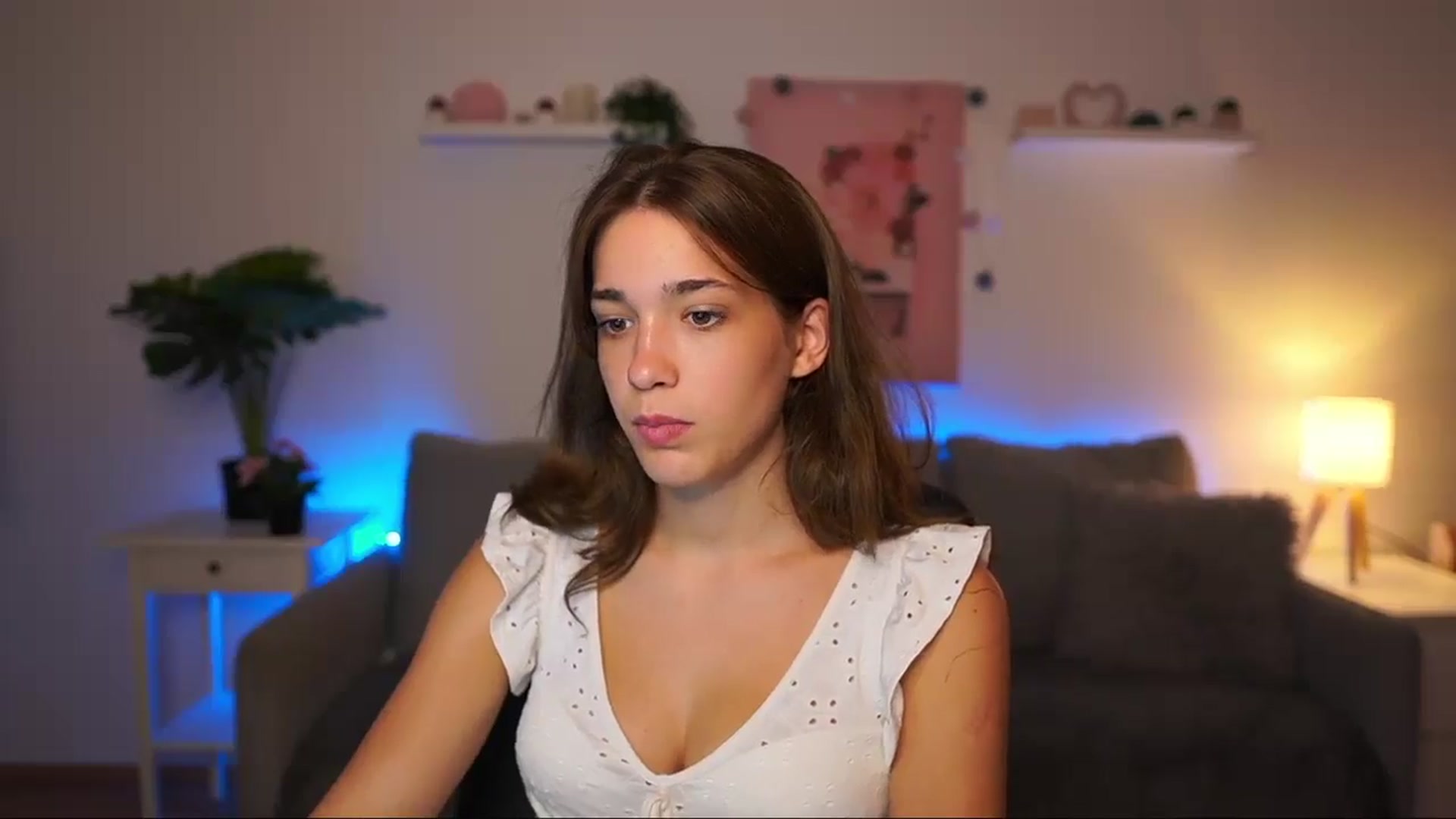 Gallery image thumbnail from Kissiecat's myfreecams stream on, 08/01/2025, 18:29 image 8 of 20