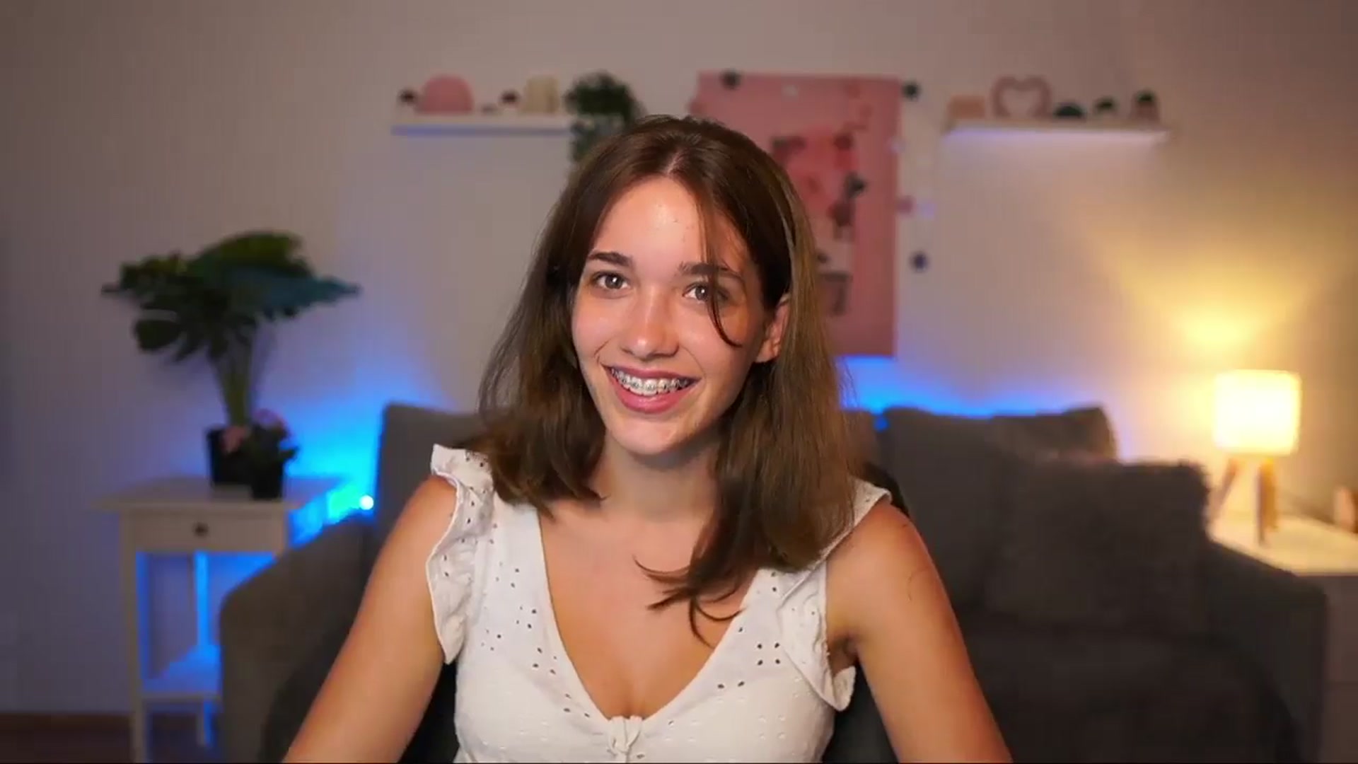 Gallery image thumbnail from Kissiecat's myfreecams stream on, 08/01/2025, 19:45 image 12 of 20