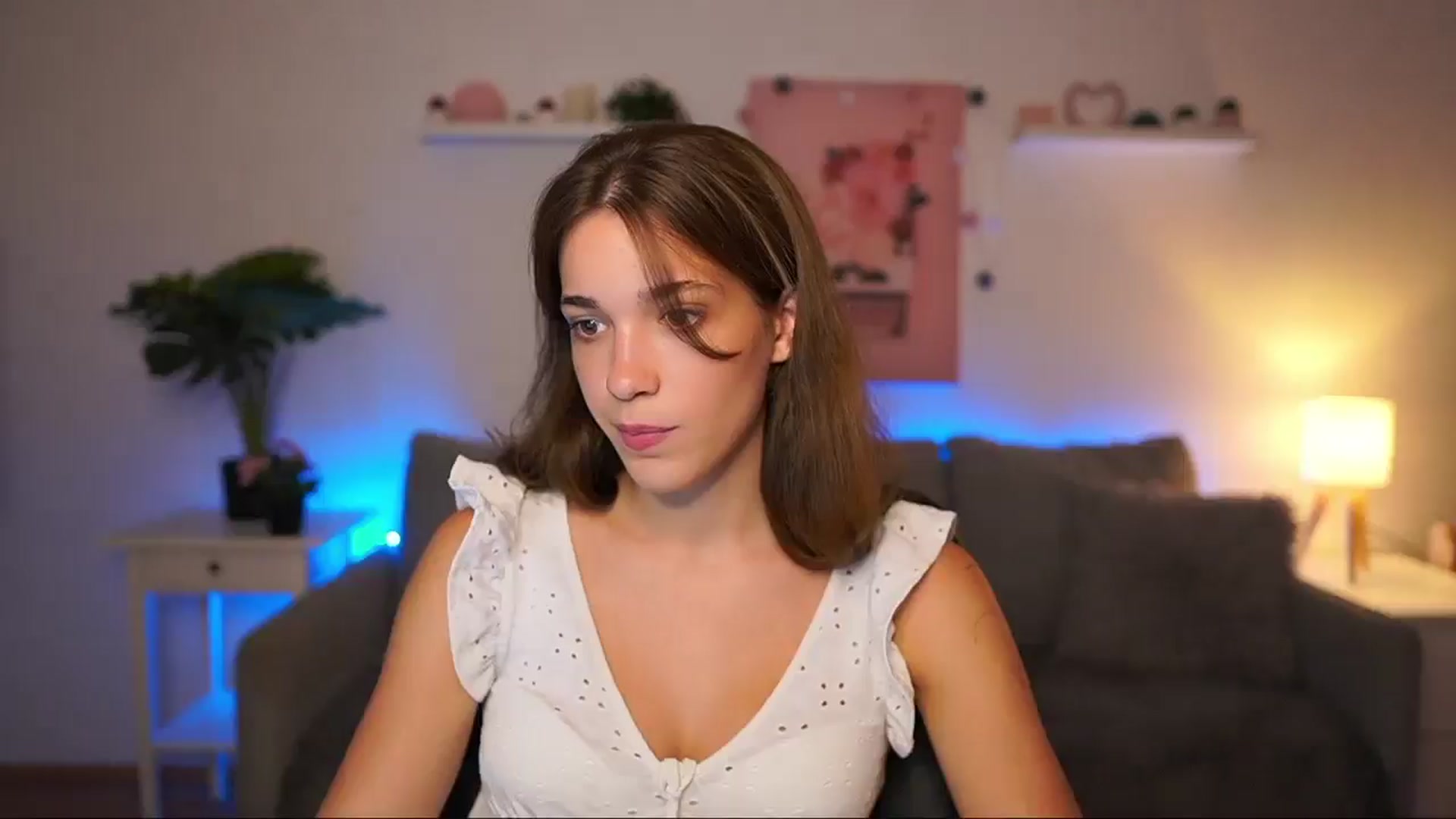 Gallery image thumbnail from Kissiecat's myfreecams stream on, 08/01/2025, 19:45 image 1 of 20