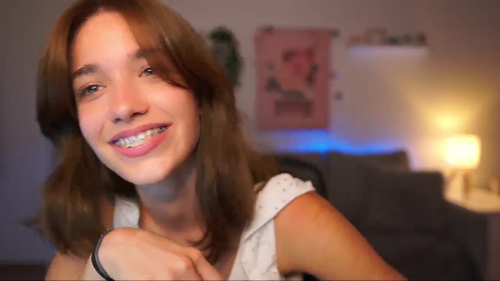 Gallery image thumbnail from Kissiecat's myfreecams stream on, 08/01/2025, 20:07 image 4 of 20