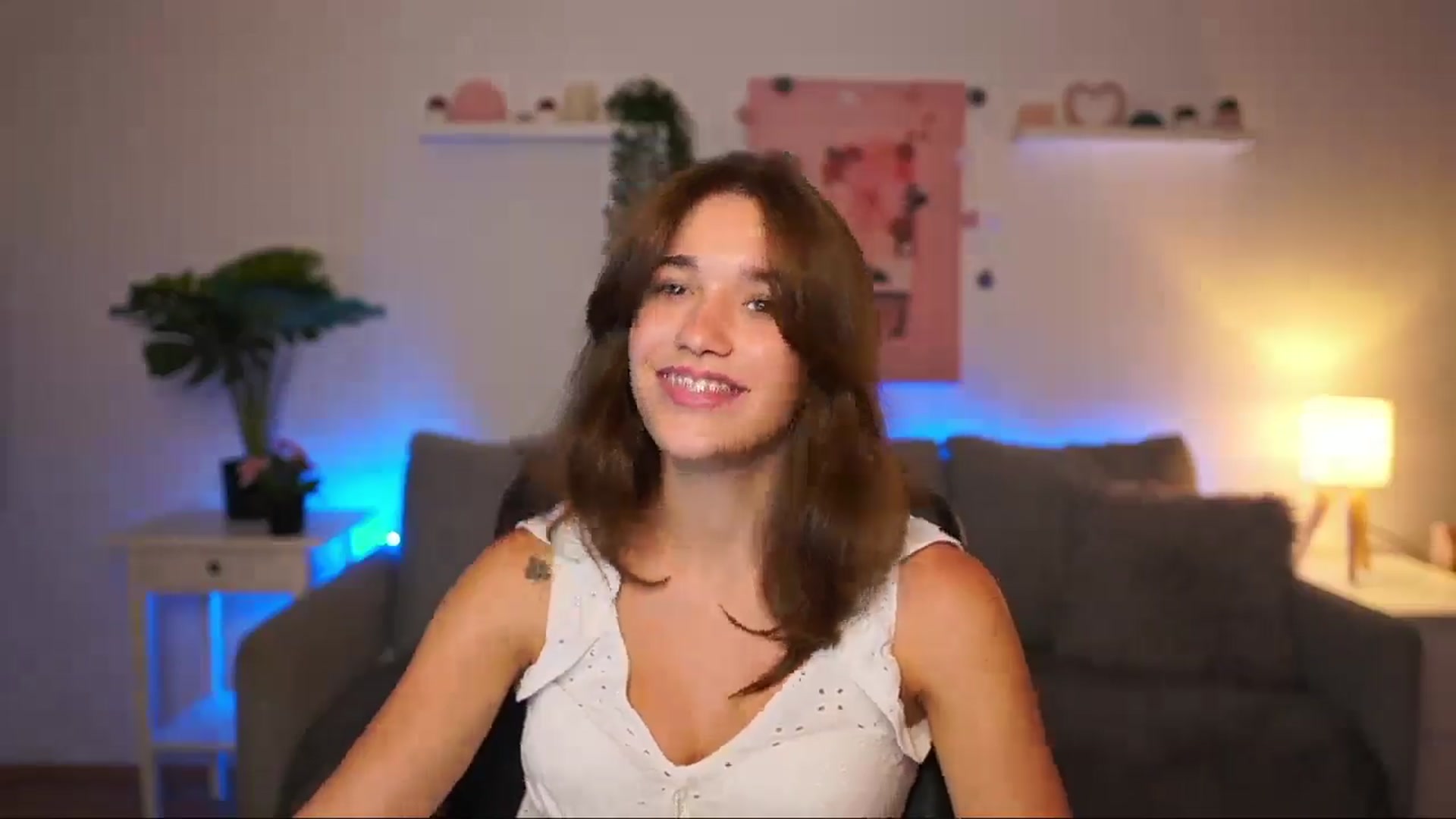 Gallery image thumbnail from Kissiecat's myfreecams stream on, 08/01/2025, 20:07 image 6 of 20