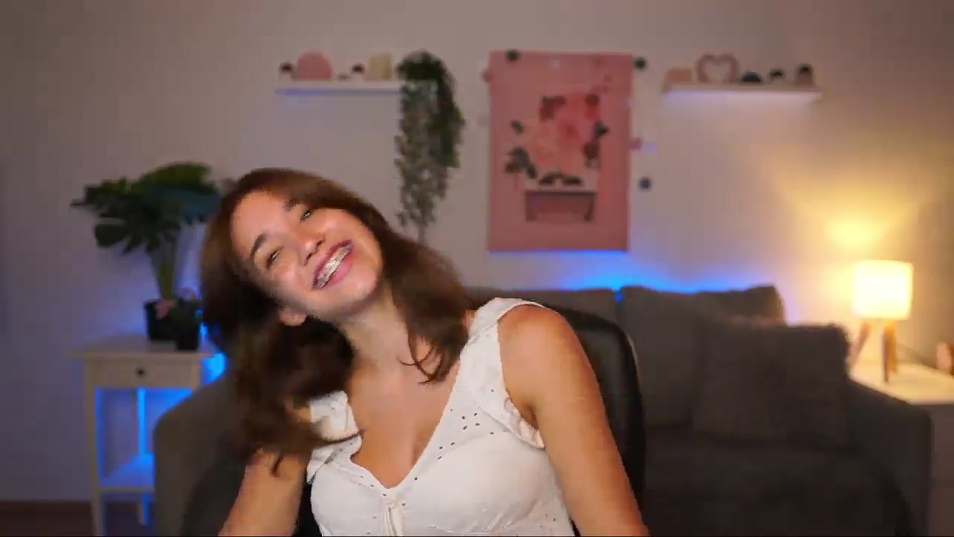 Gallery image thumbnail from Kissiecat's myfreecams stream on, 08/01/2025, 20:07 image 7 of 20