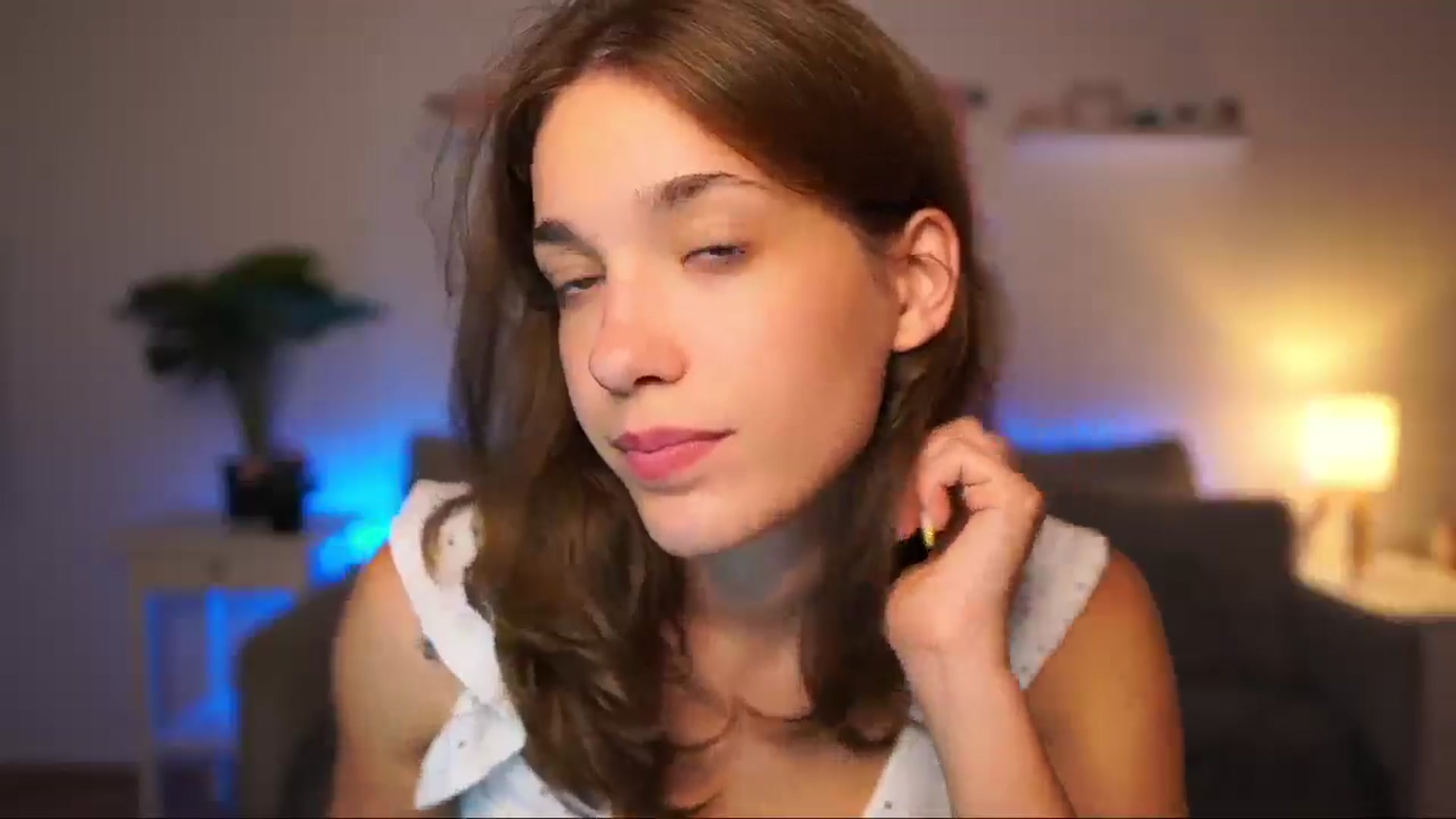 Gallery image thumbnail from Kissiecat's myfreecams stream on, 08/01/2025, 21:29 image 11 of 20
