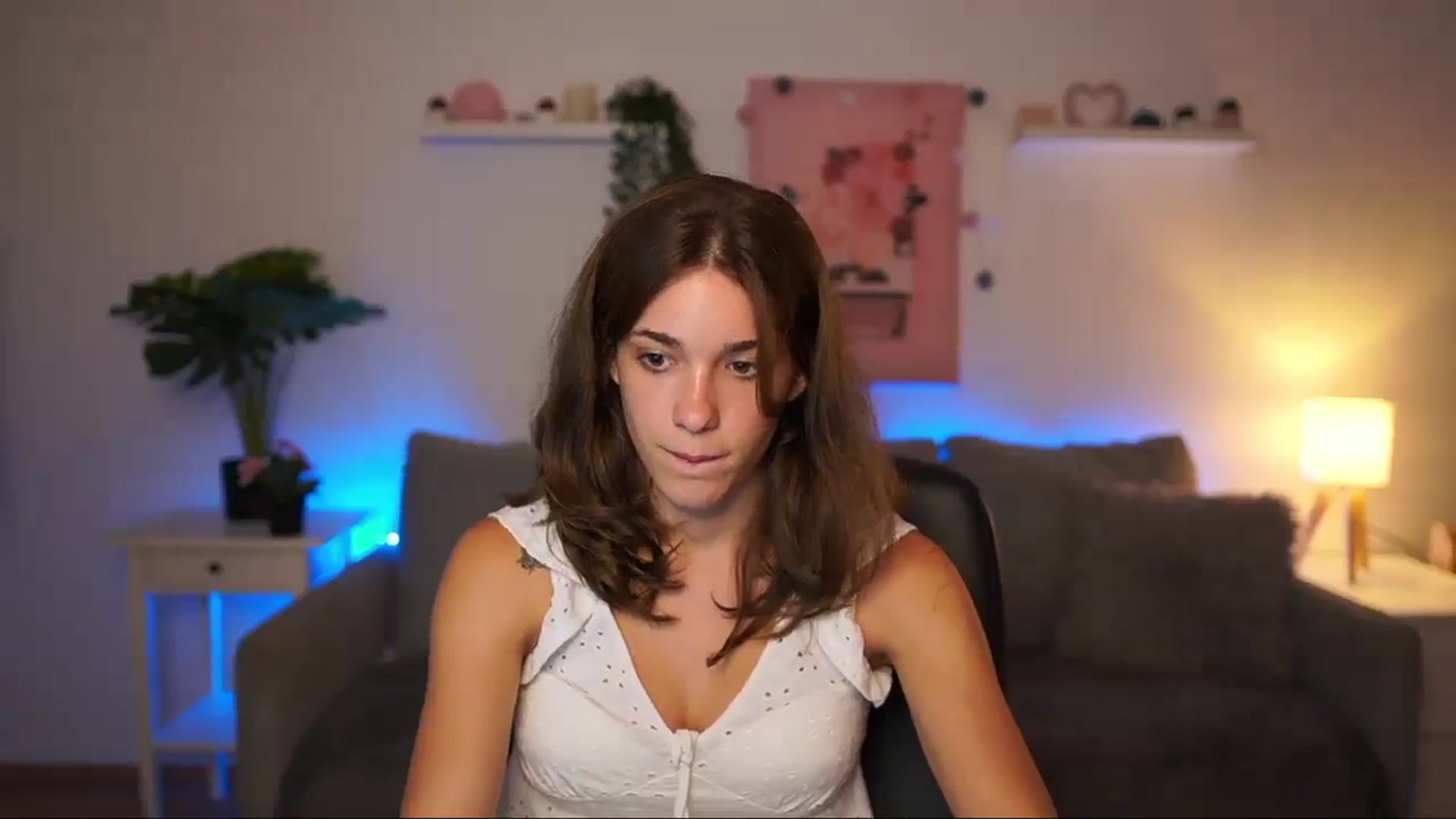Gallery image thumbnail from Kissiecat's myfreecams stream on, 08/01/2025, 21:29 image 2 of 20