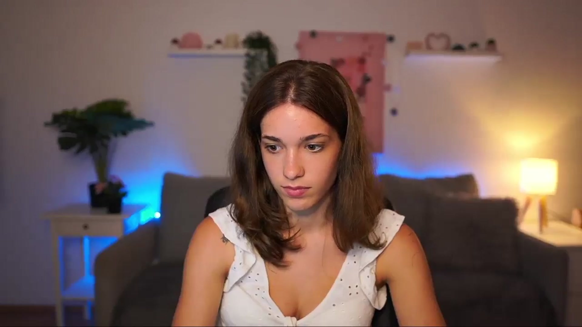 Gallery image thumbnail from Kissiecat's myfreecams stream on, 08/01/2025, 21:29 image 6 of 20