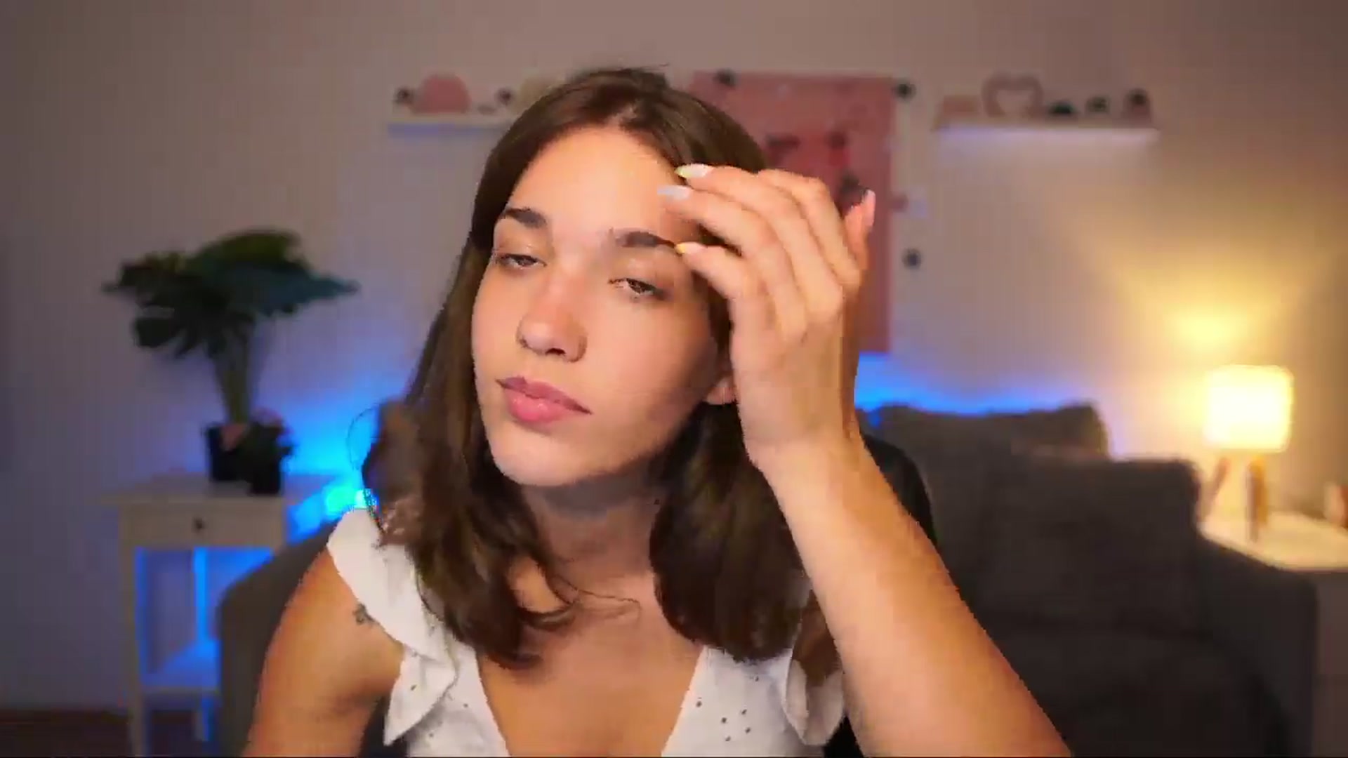 Gallery image thumbnail from Kissiecat's myfreecams stream on, 08/01/2025, 21:29 image 4 of 20