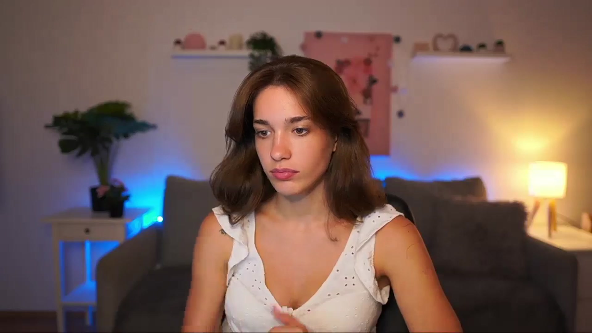 Gallery image thumbnail from Kissiecat's myfreecams stream on, 08/01/2025, 22:03 image 19 of 20