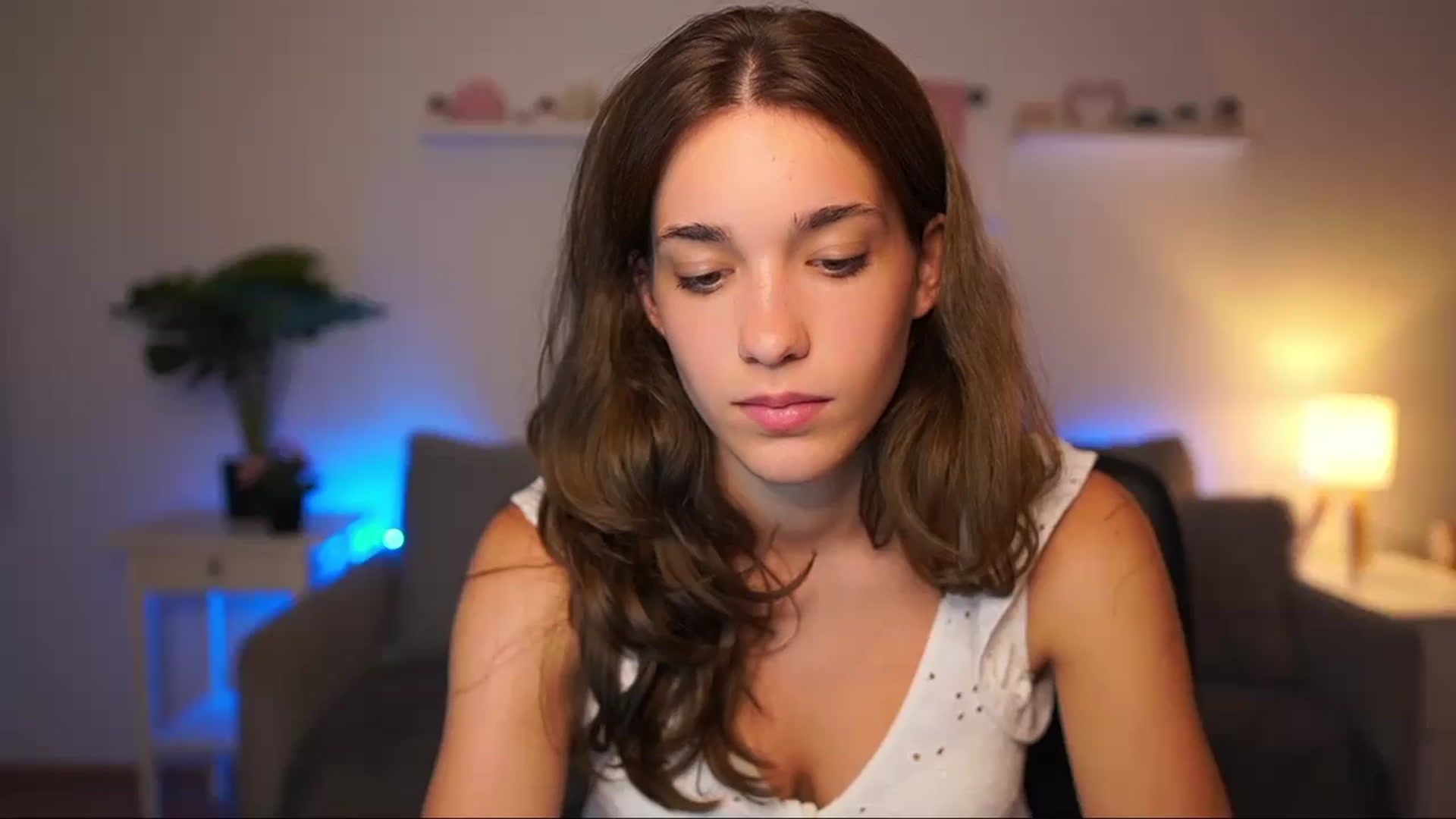 Gallery image thumbnail from Kissiecat's myfreecams stream on, 08/01/2025, 22:03 image 15 of 20