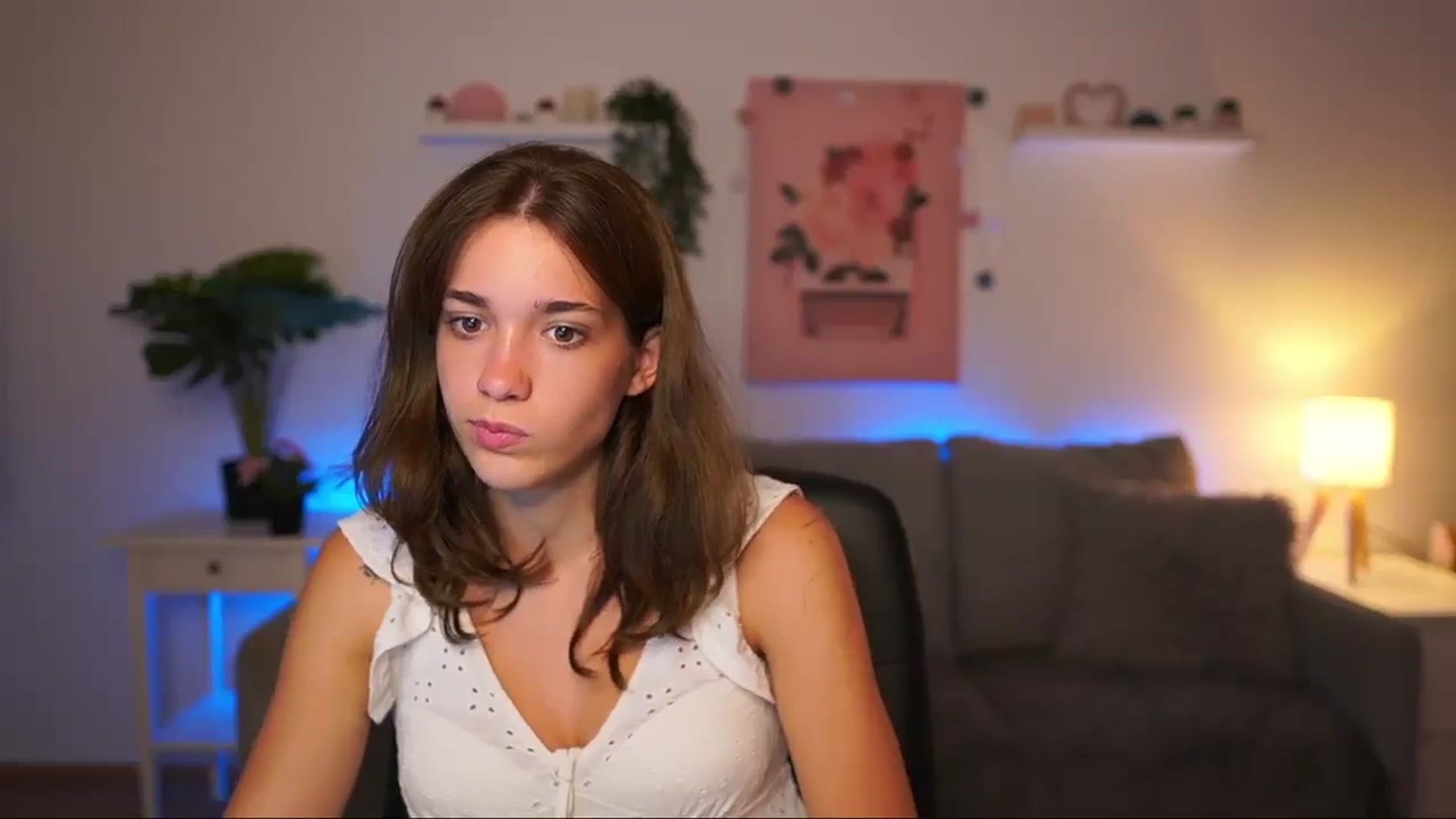 Gallery image thumbnail from Kissiecat's myfreecams stream on, 08/01/2025, 22:54 image 18 of 20