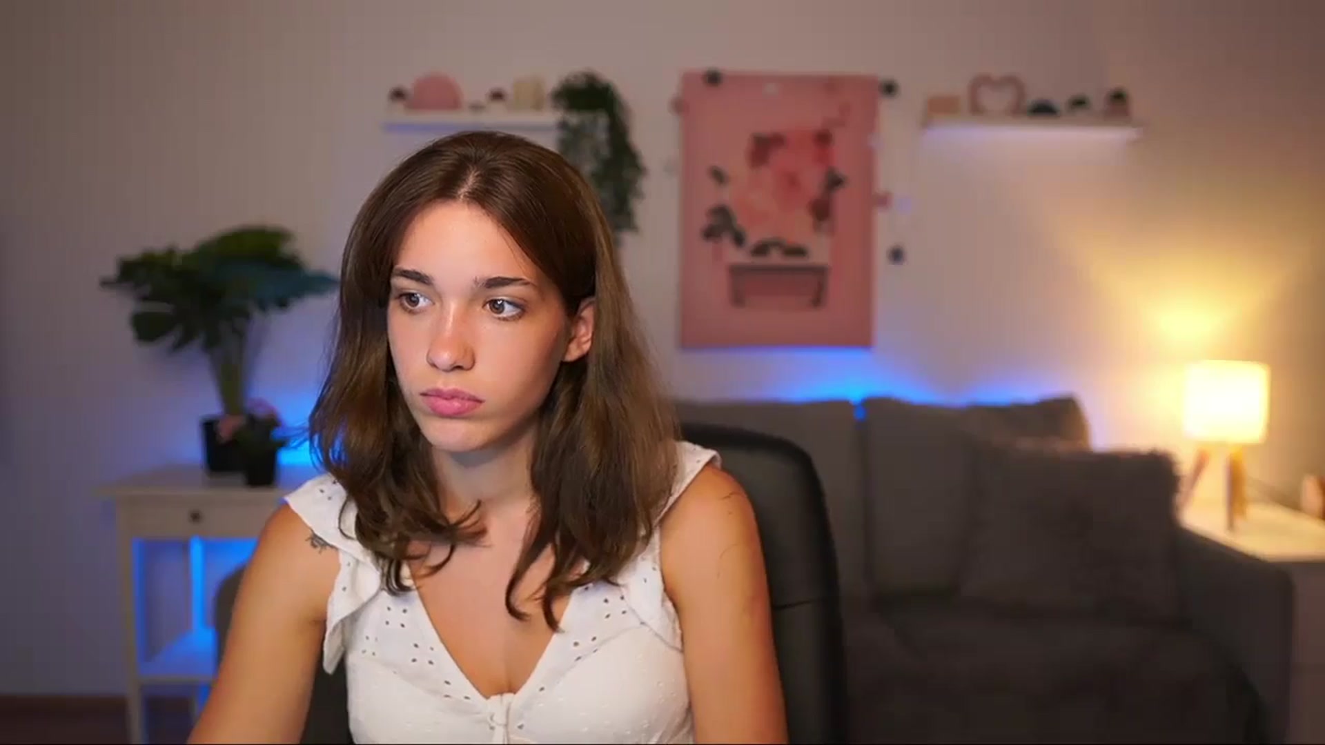 Gallery image thumbnail from Kissiecat's myfreecams stream on, 08/01/2025, 22:54 image 17 of 20